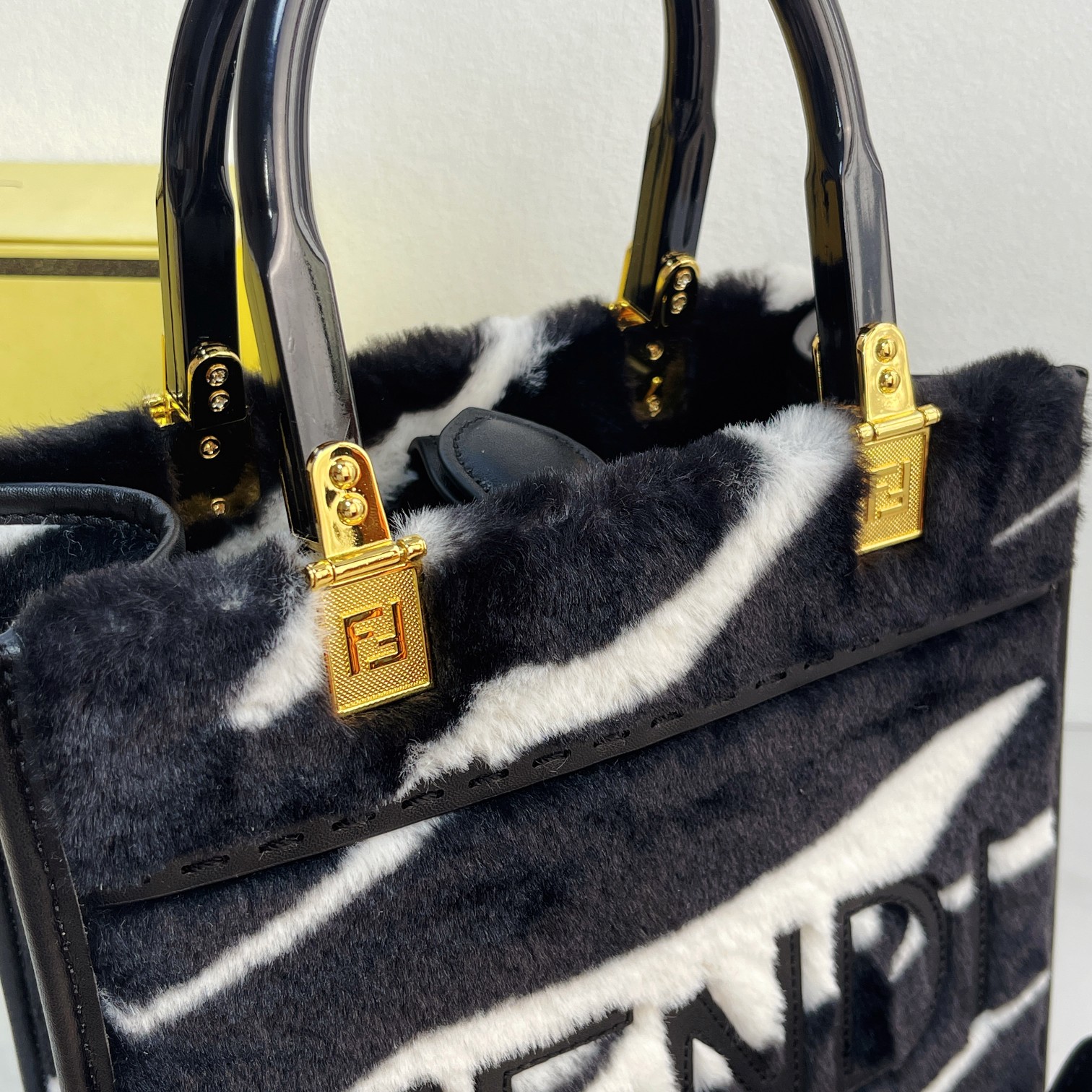 Fendi Tote Bag Sunshine Tote Bag Model: 8836 Black and White Pattern Size 23ⅹ22cm