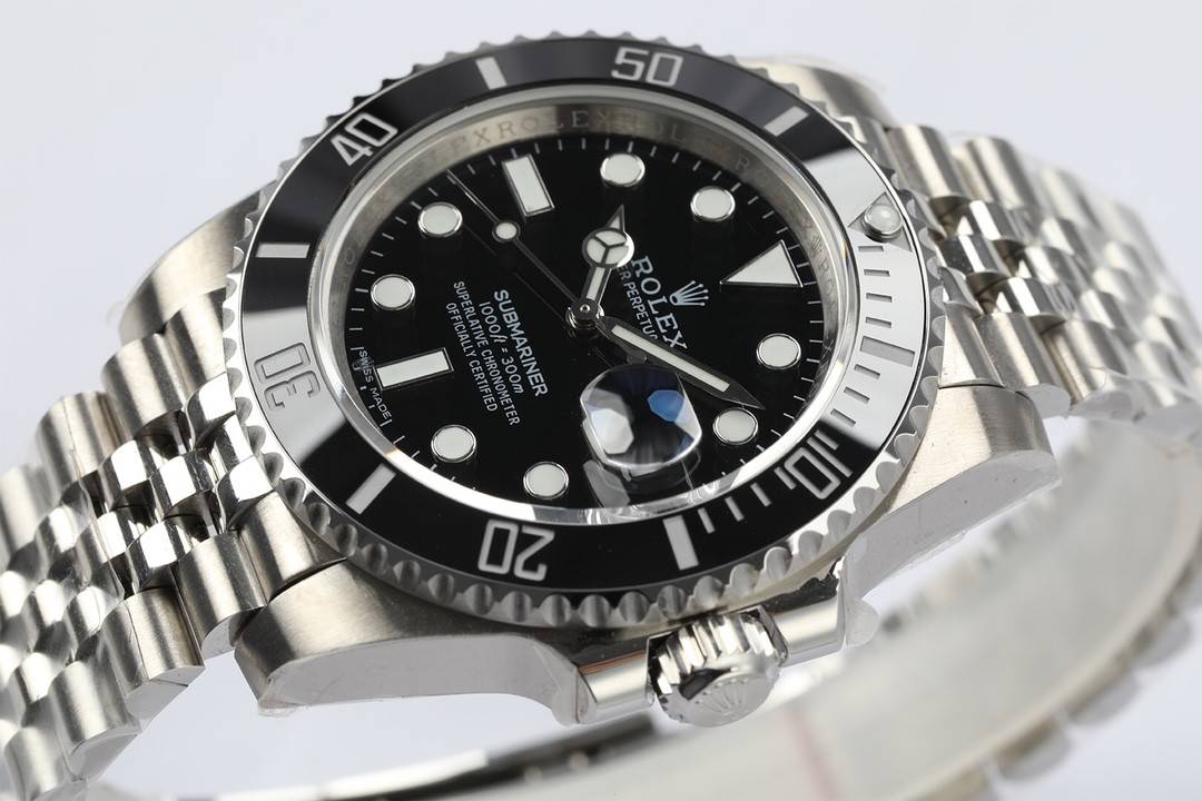 Rolex Submariner Series 40 Men's Watch