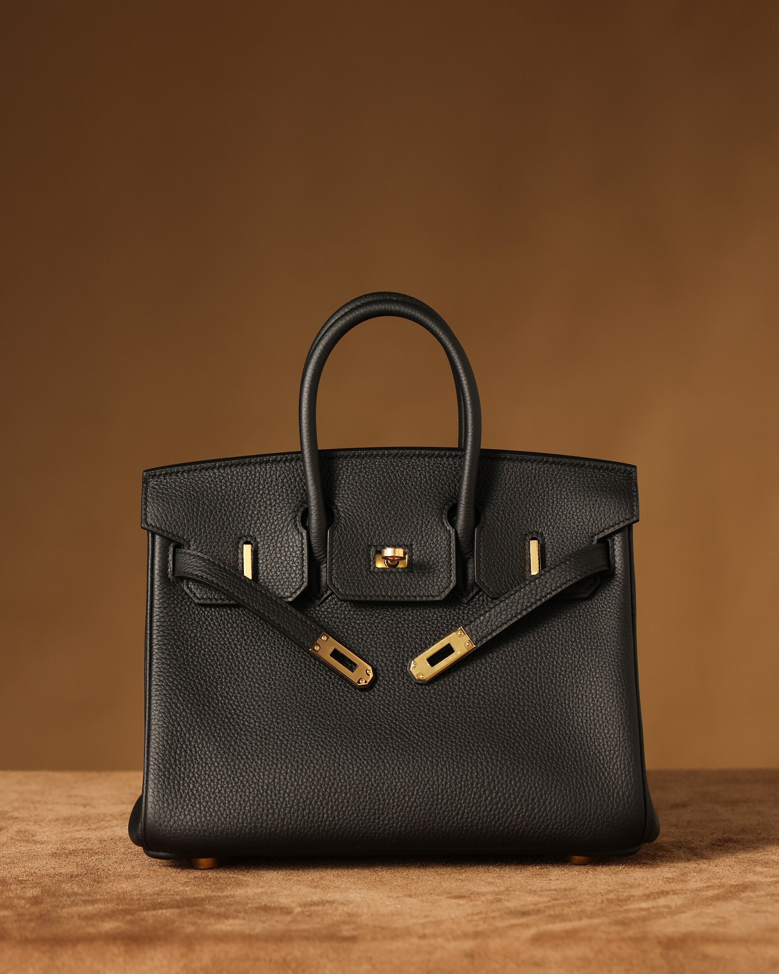 Hermes Birkin 25cm black gold buckle Size: 20 X 25 X 13CM