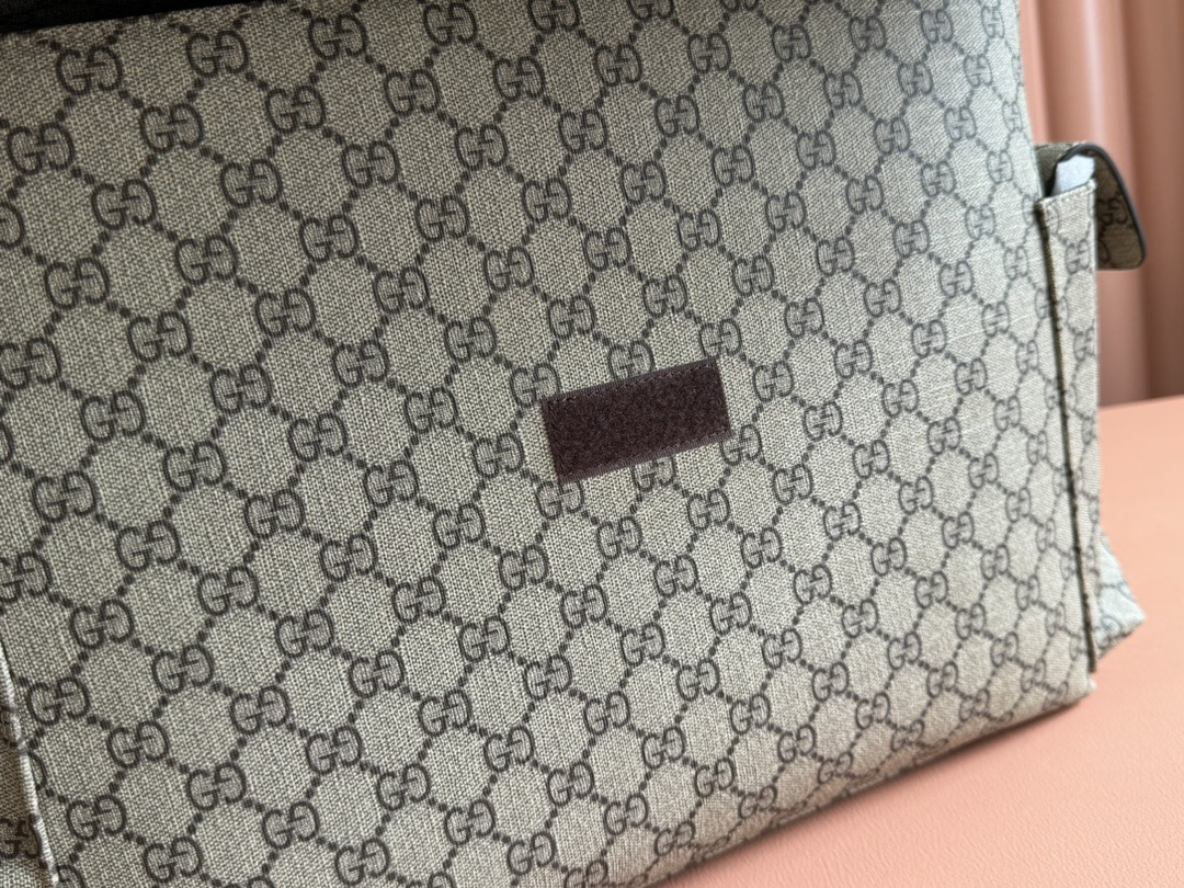 Gucci Unisex! Hot selling classic diaper bag Sureme Model: 211131 Size: 44x28x14cm