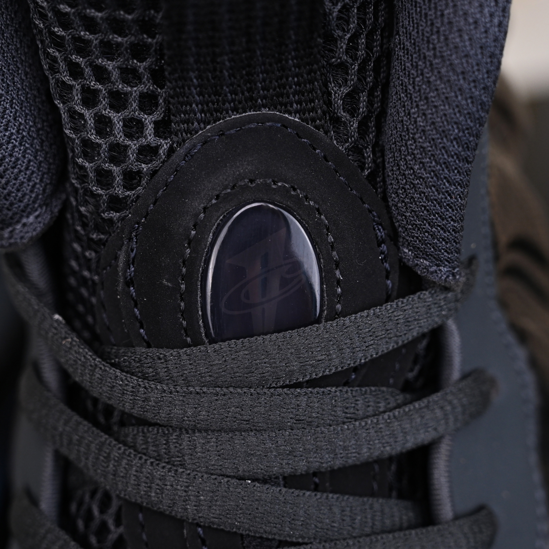 Nike Air Foamposite One  HF2902-002