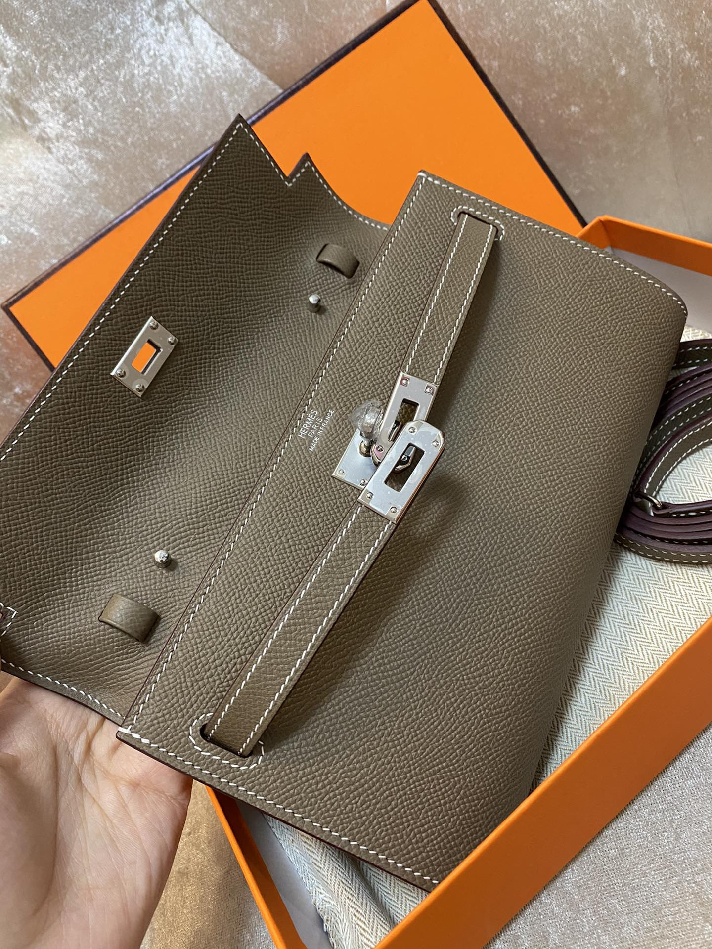 Kelly Classique To Go