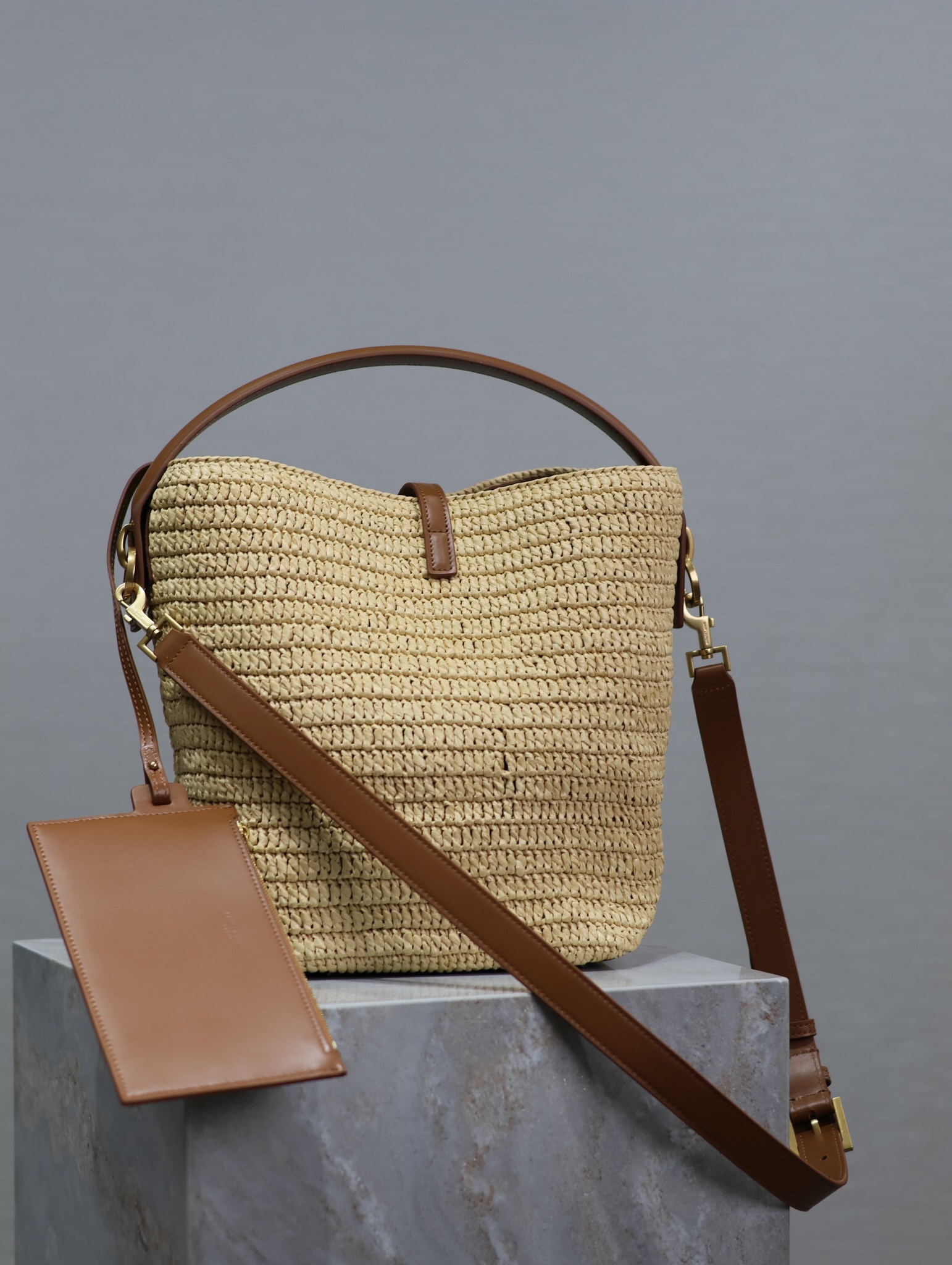 YSL apricot woven LE 37 woven bucket bag Style number: 742828 Size: 20×25×16cm