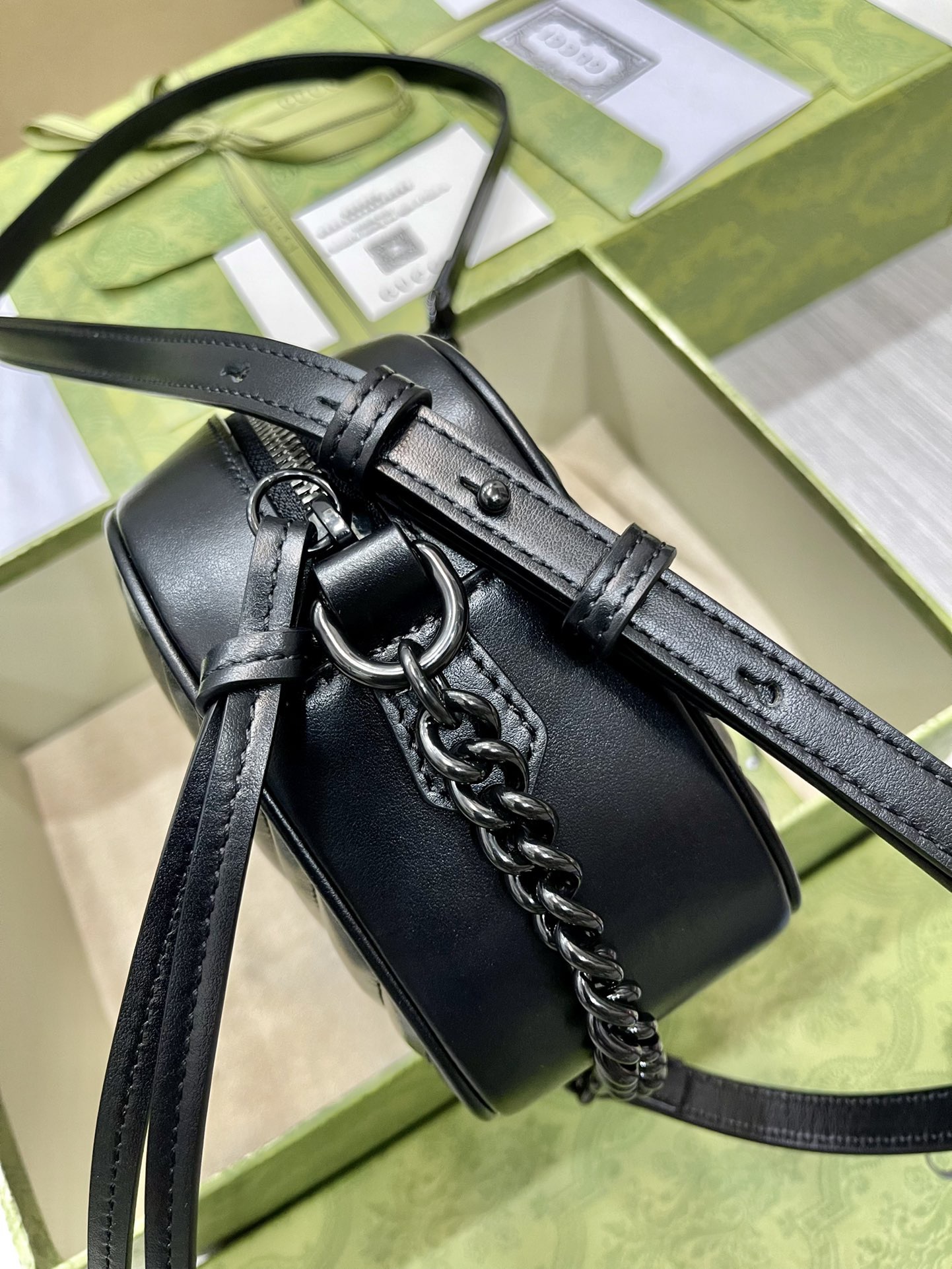 Gucci Marmont series model number: 447632 Size: 24*13*7cm