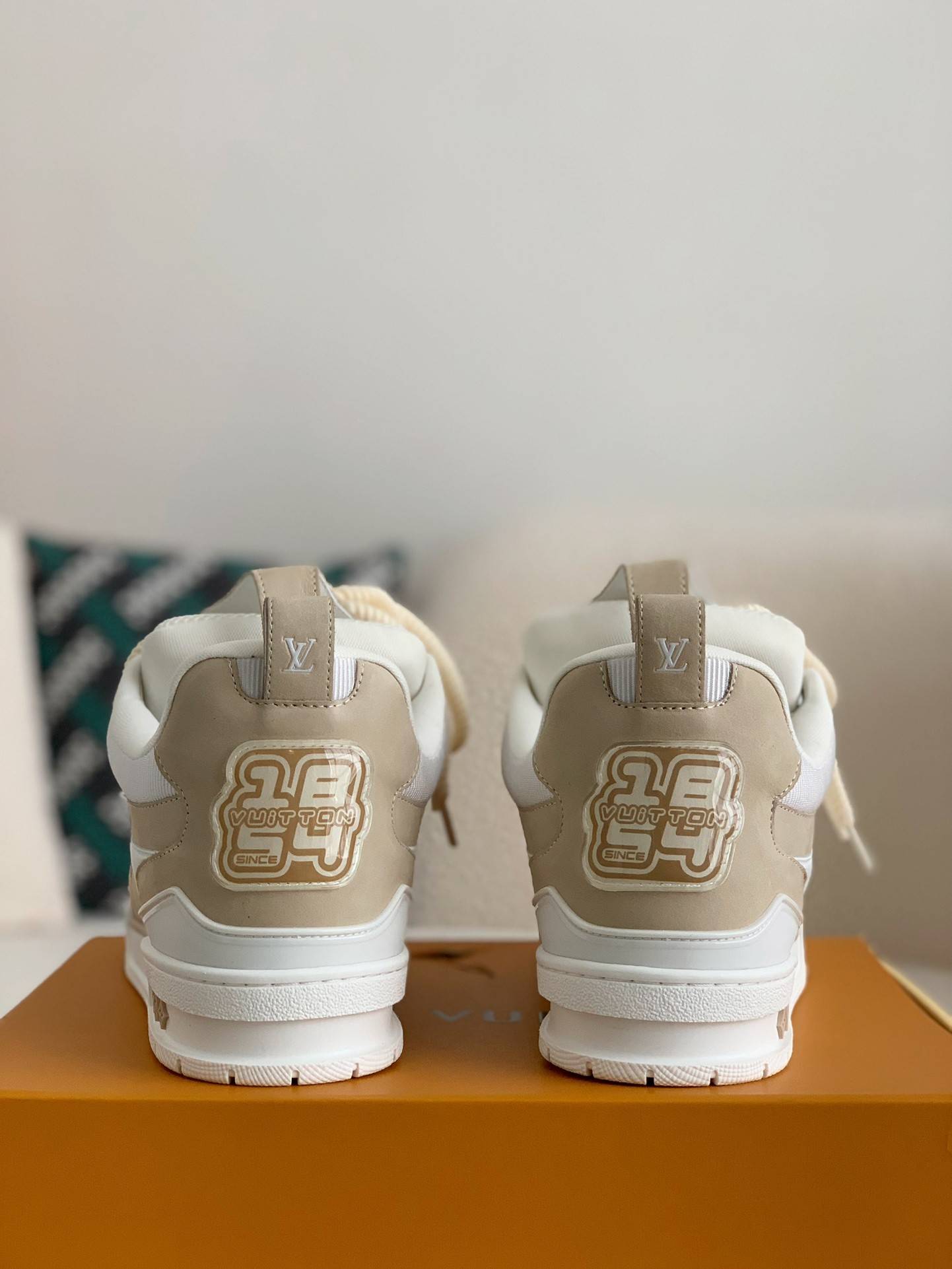 L*V  RUNNER TATIC  Sneakers