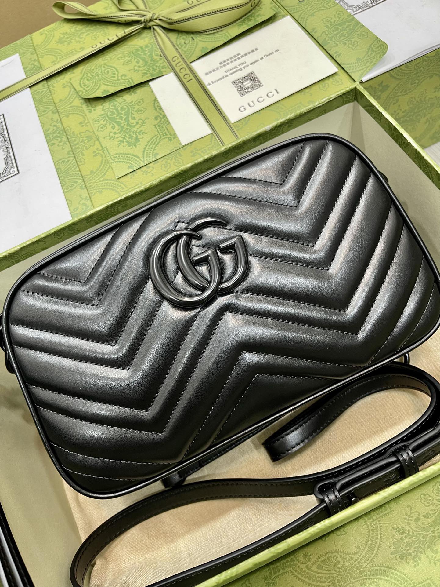 Gucci Marmont series model number: 447632 Size: 24*13*7cm