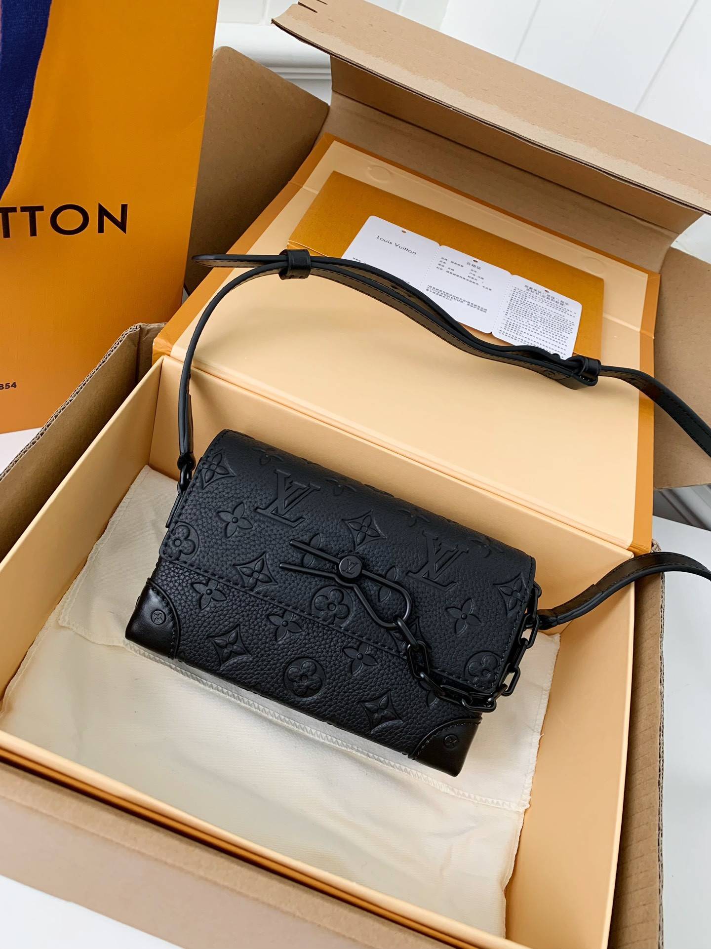 L*V STEAMER Mini Men's Handbag M81746, Top Quality Size: 18 * 11 * 6.5cm