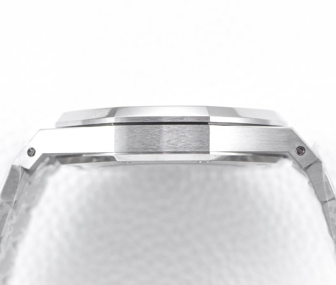 Audemars Piguet Royal Oak 15400 Series Men's Watch 41mm