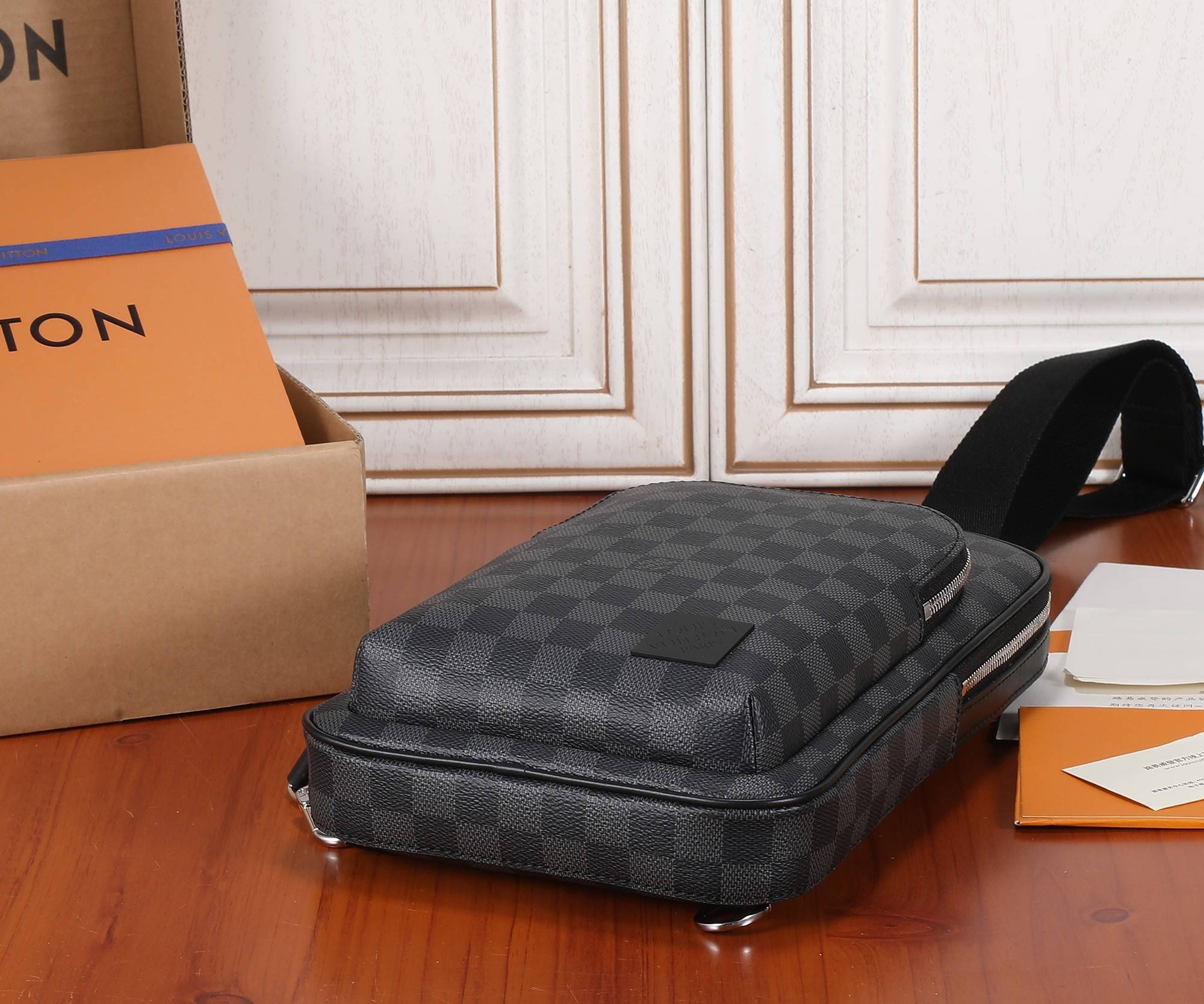 L*V damier graphite Men's Shoulder Bags M45302, Top Quality