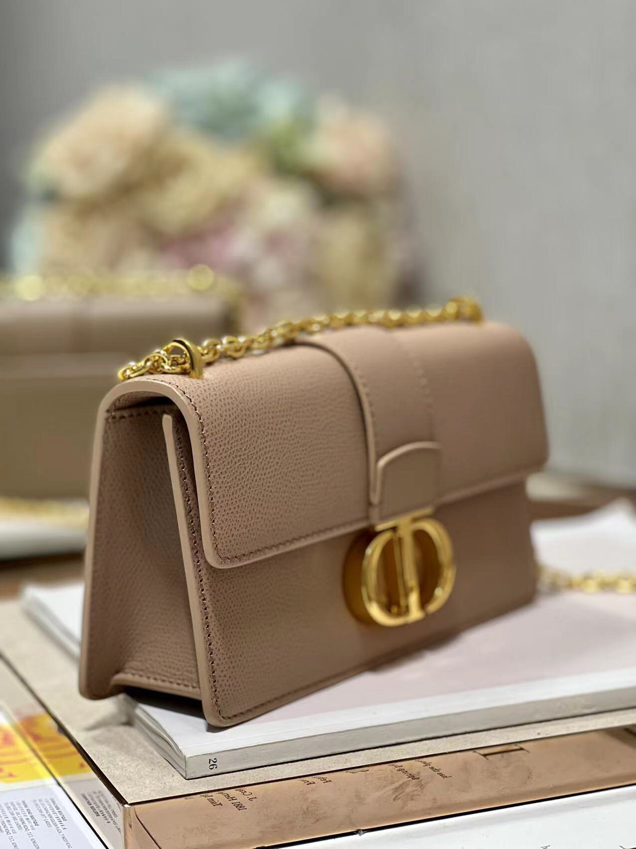 30 Montaigne East-west Bag With Chain