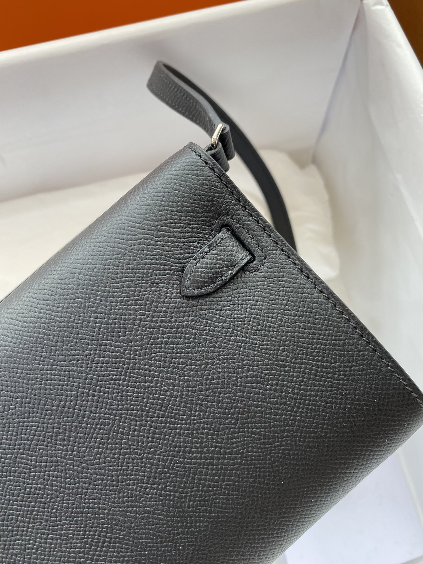 Kelly Classique To Go