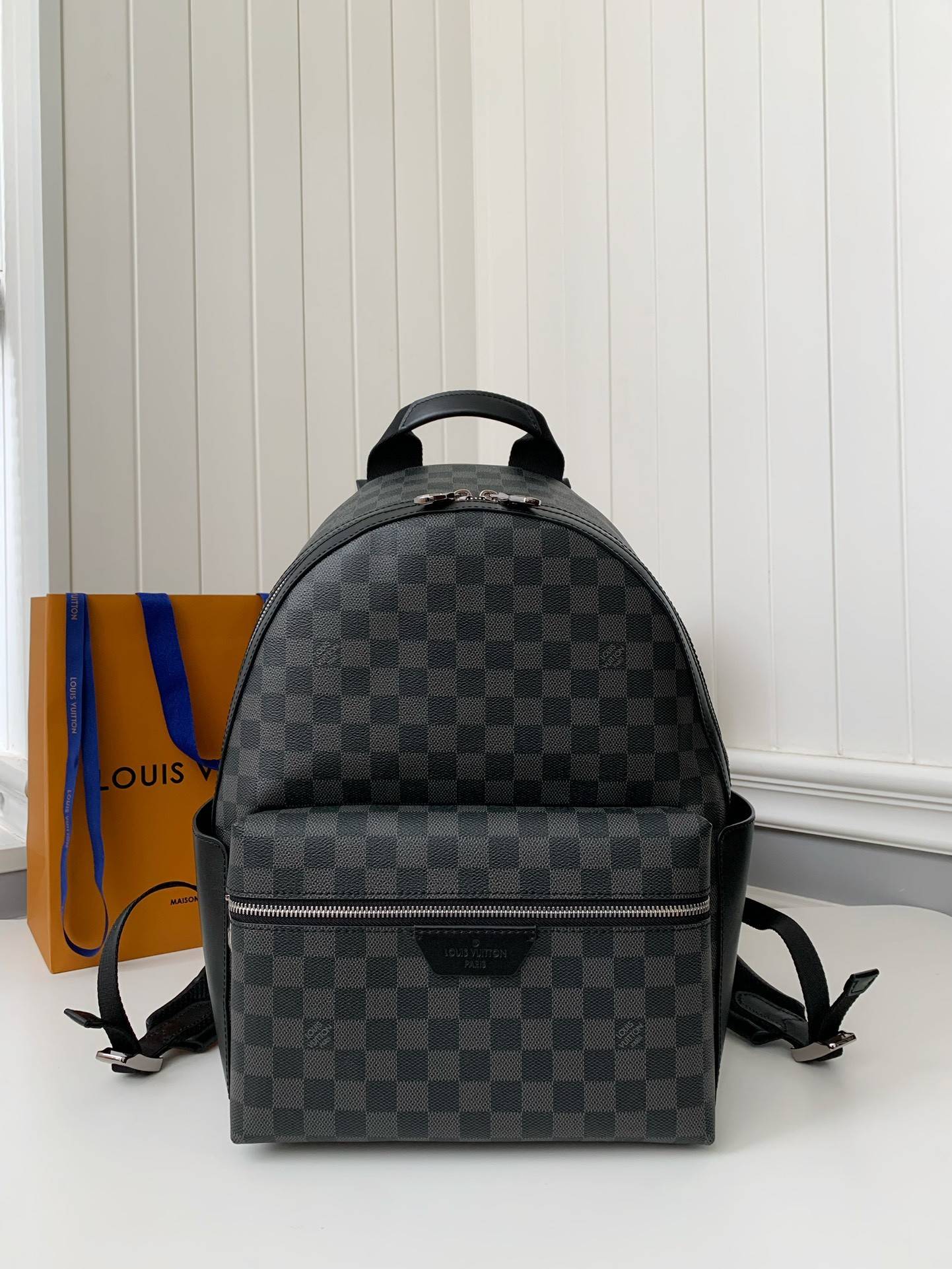 L*V 24s New DISCOVERY Small Black Checker Backpack N40514, Top Quality Size: 29 * 38 * 20c