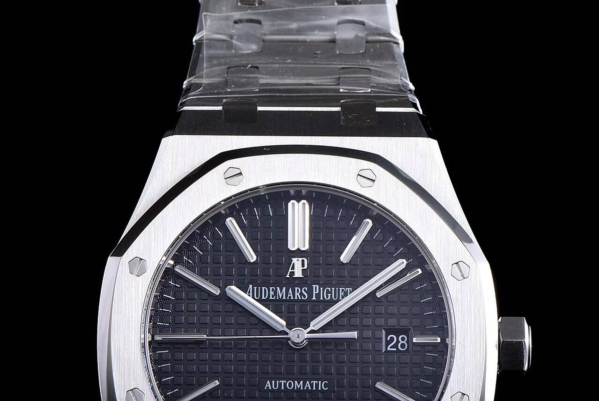 Audemars Piguet Royal Oak 15400 Series Men's Watch 41mm