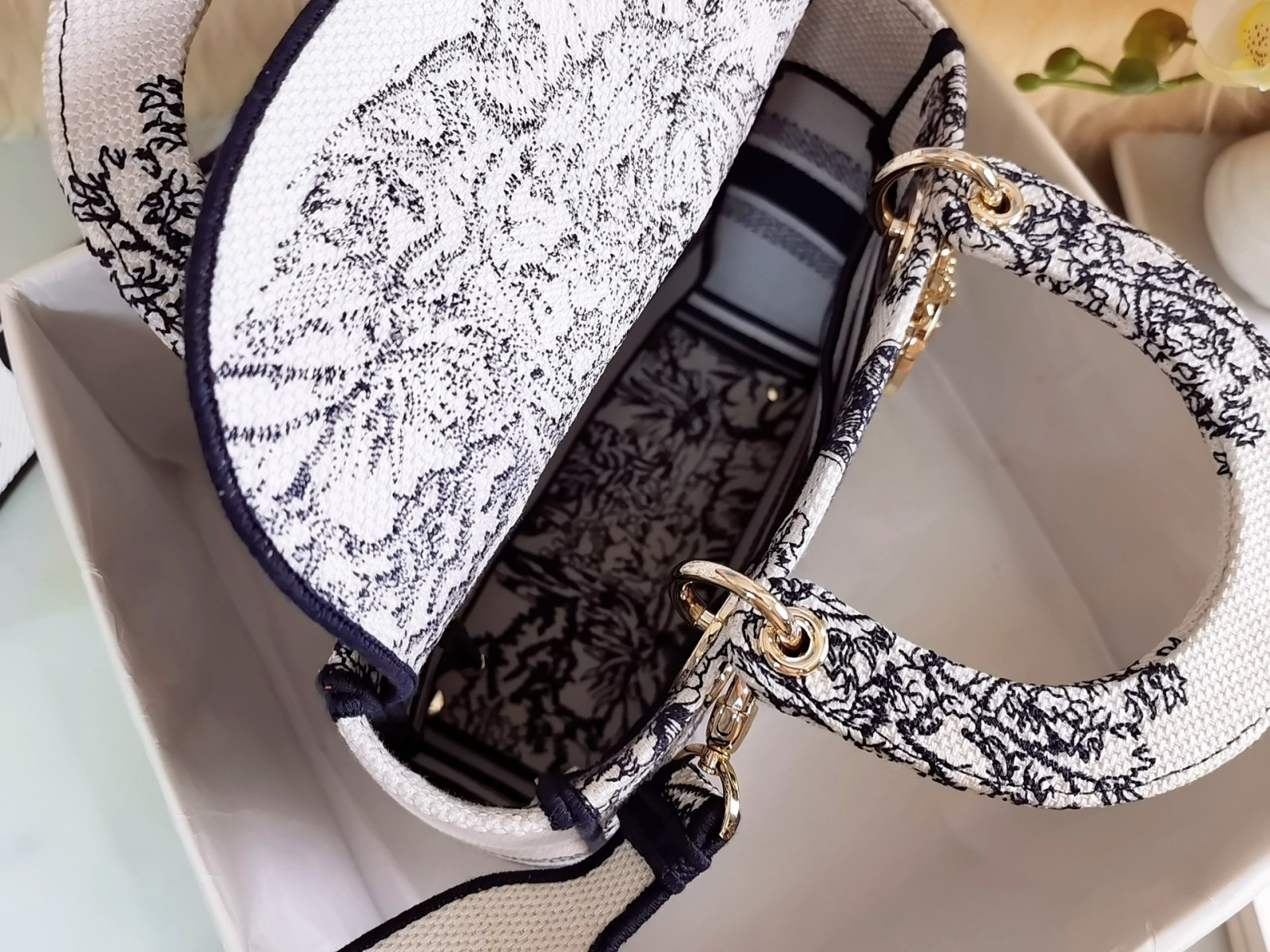 Medium Lady D-lite Bag