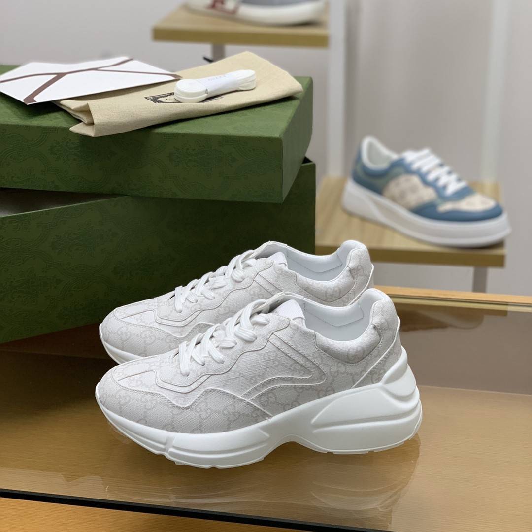 GU*IRetro Clunky Sneaker