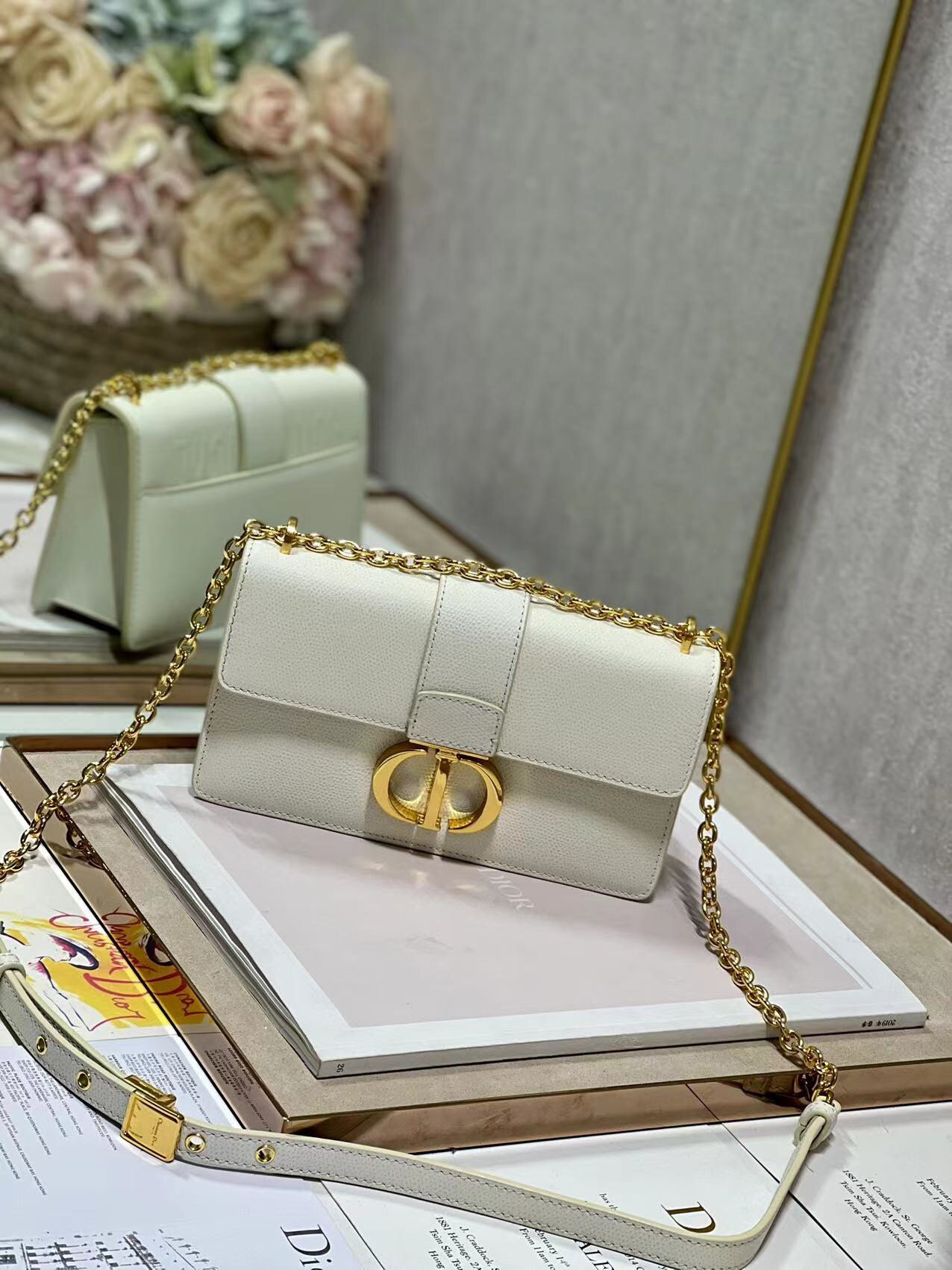 30 Montaigne East-west Bag With Chain