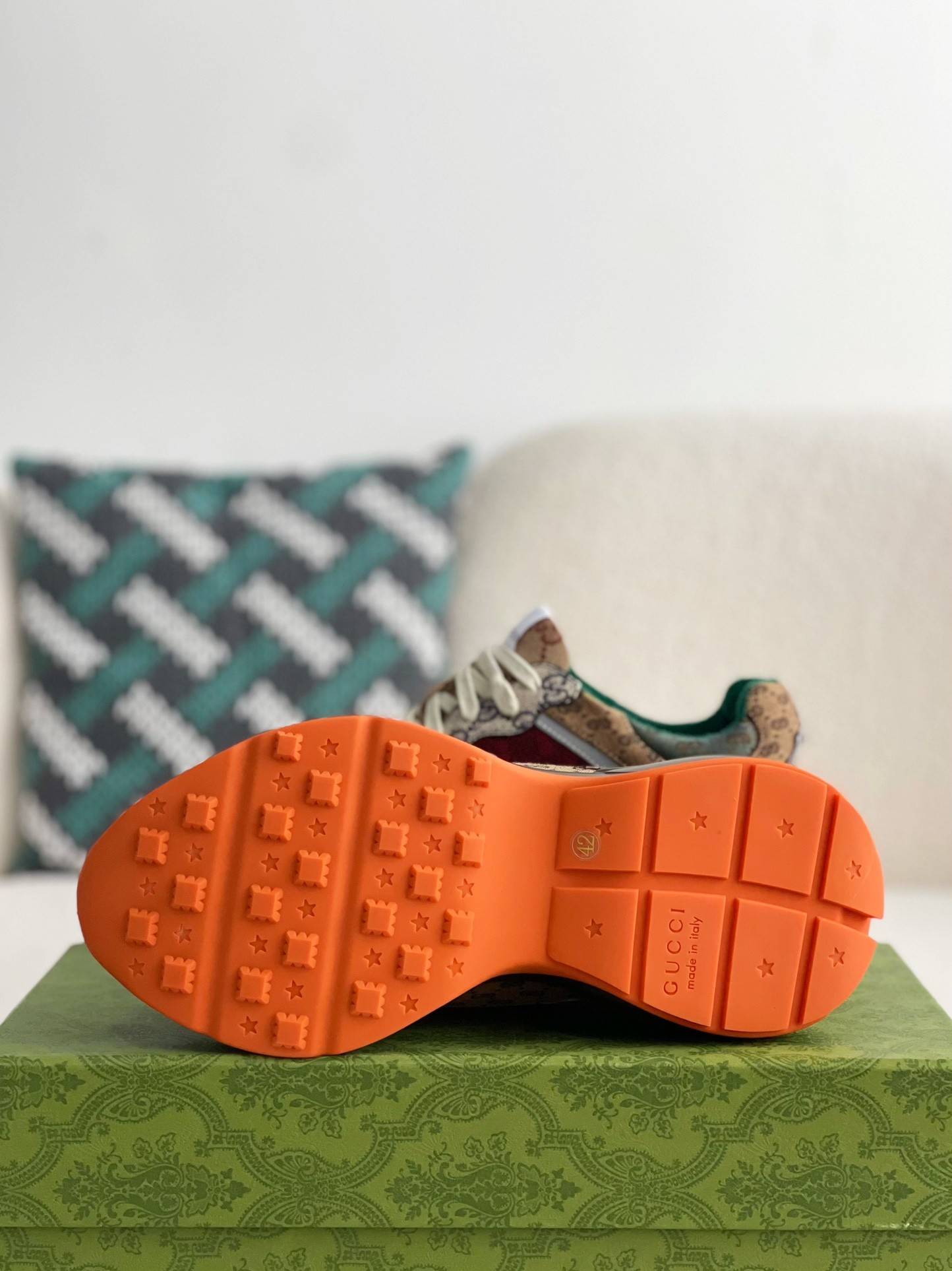 GU*IRetro Clunky Sneaker