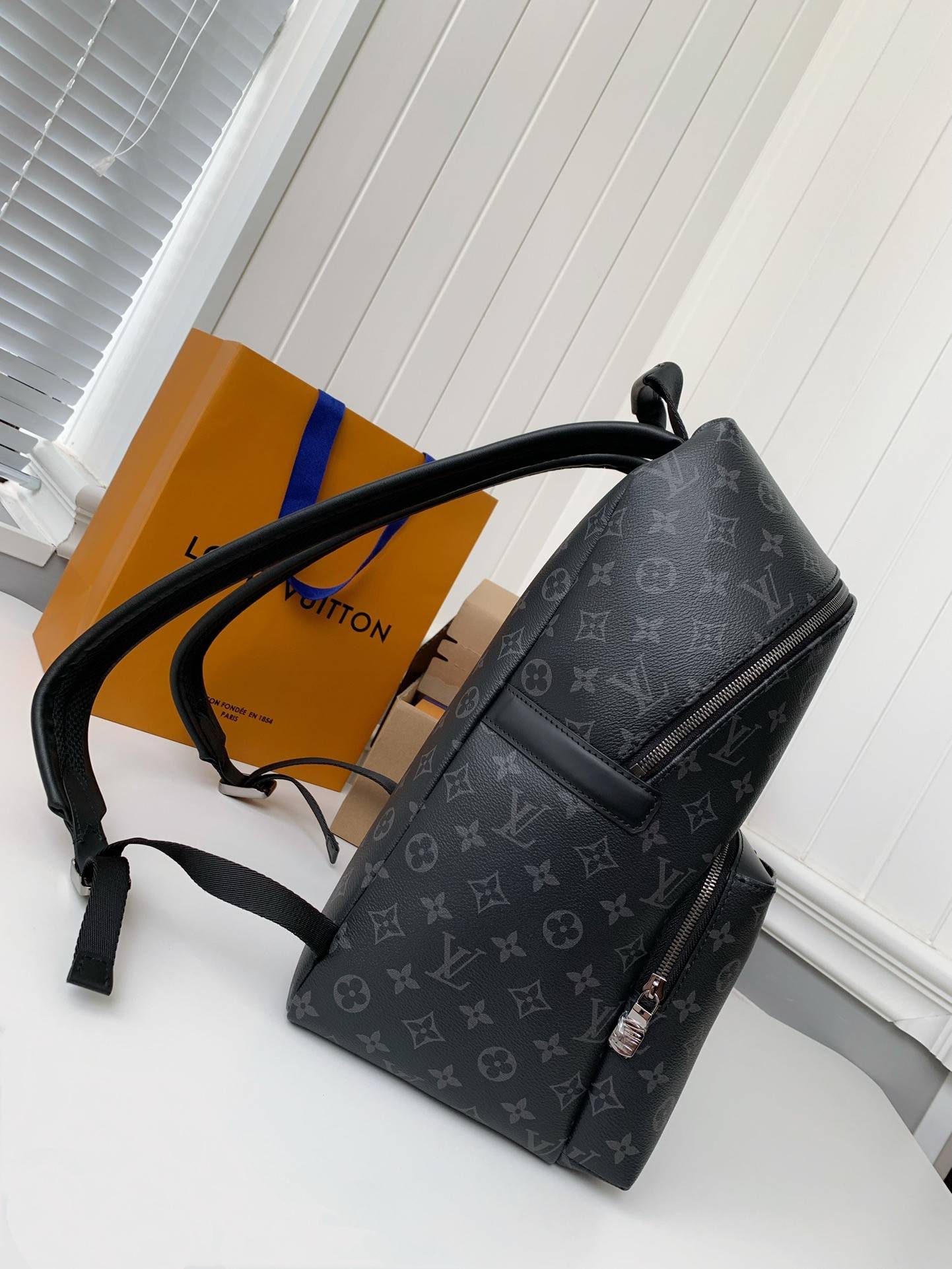 L*V Men's DISCOVERY Black Flower Backpack M43186 Top Quality Size: 30 * 40 * 20cm