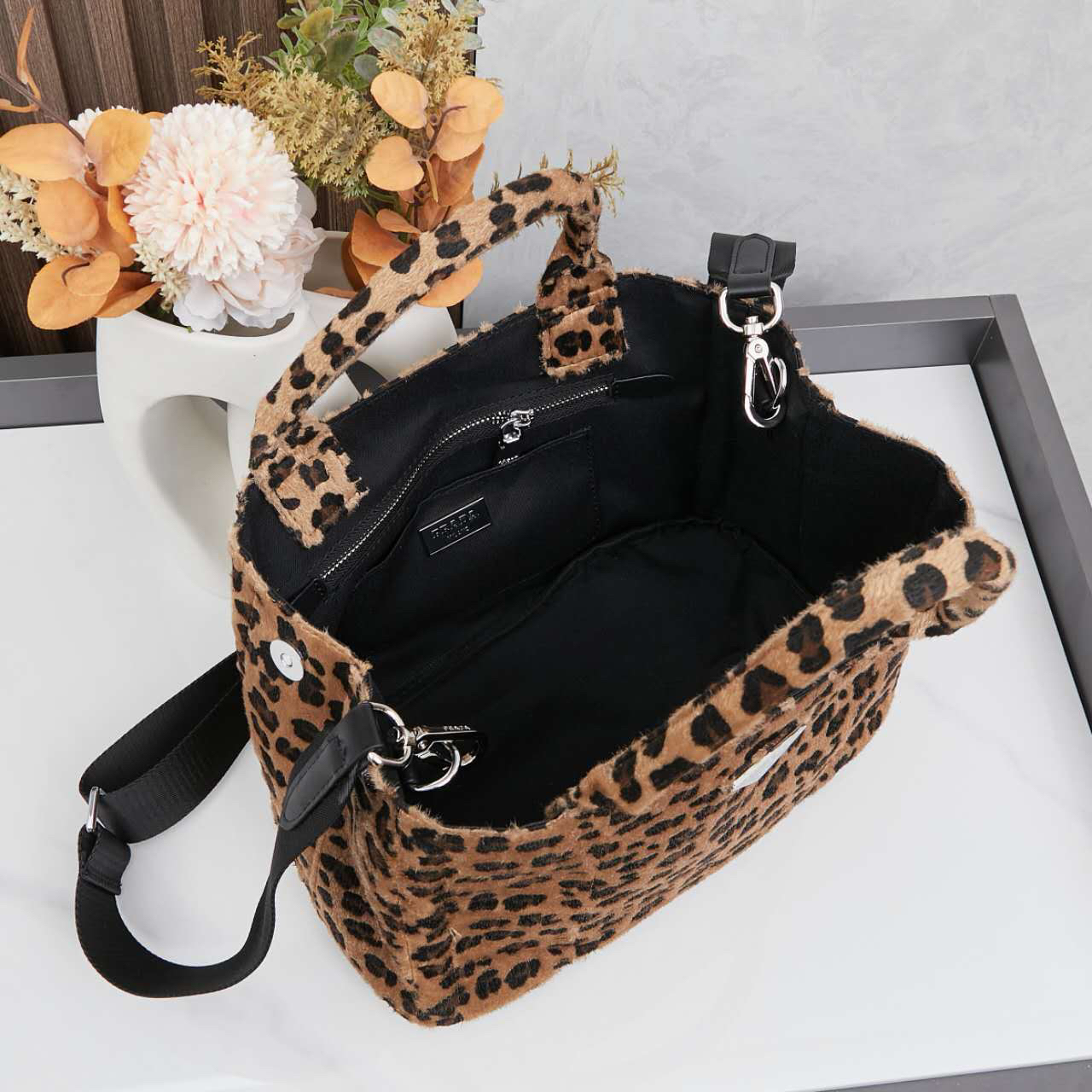 Prada adasoftlux leopard killer bag texture is very high-end size 29x20x15, model 2480