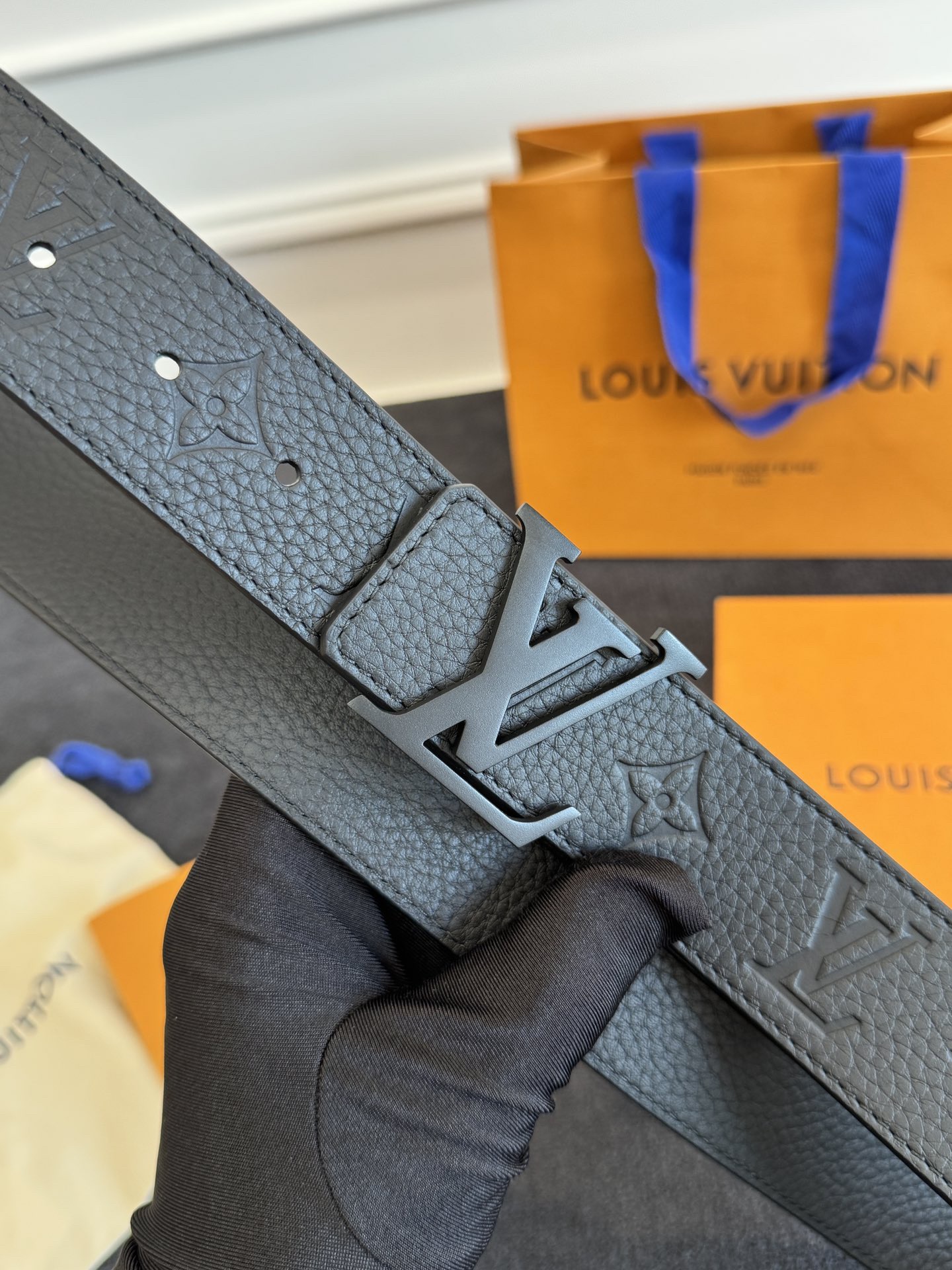 LV Belt P220