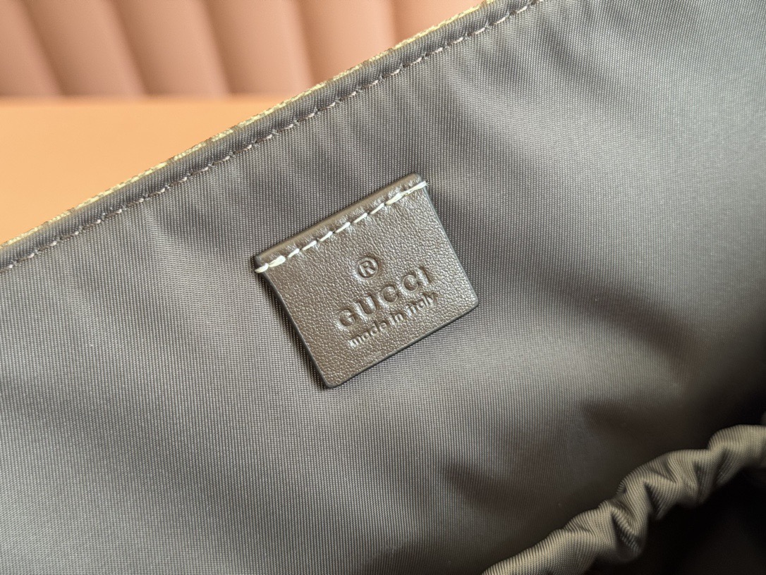 Gucci Unisex! Hot selling classic diaper bag Sureme Model: 211131 Size: 44x28x14cm