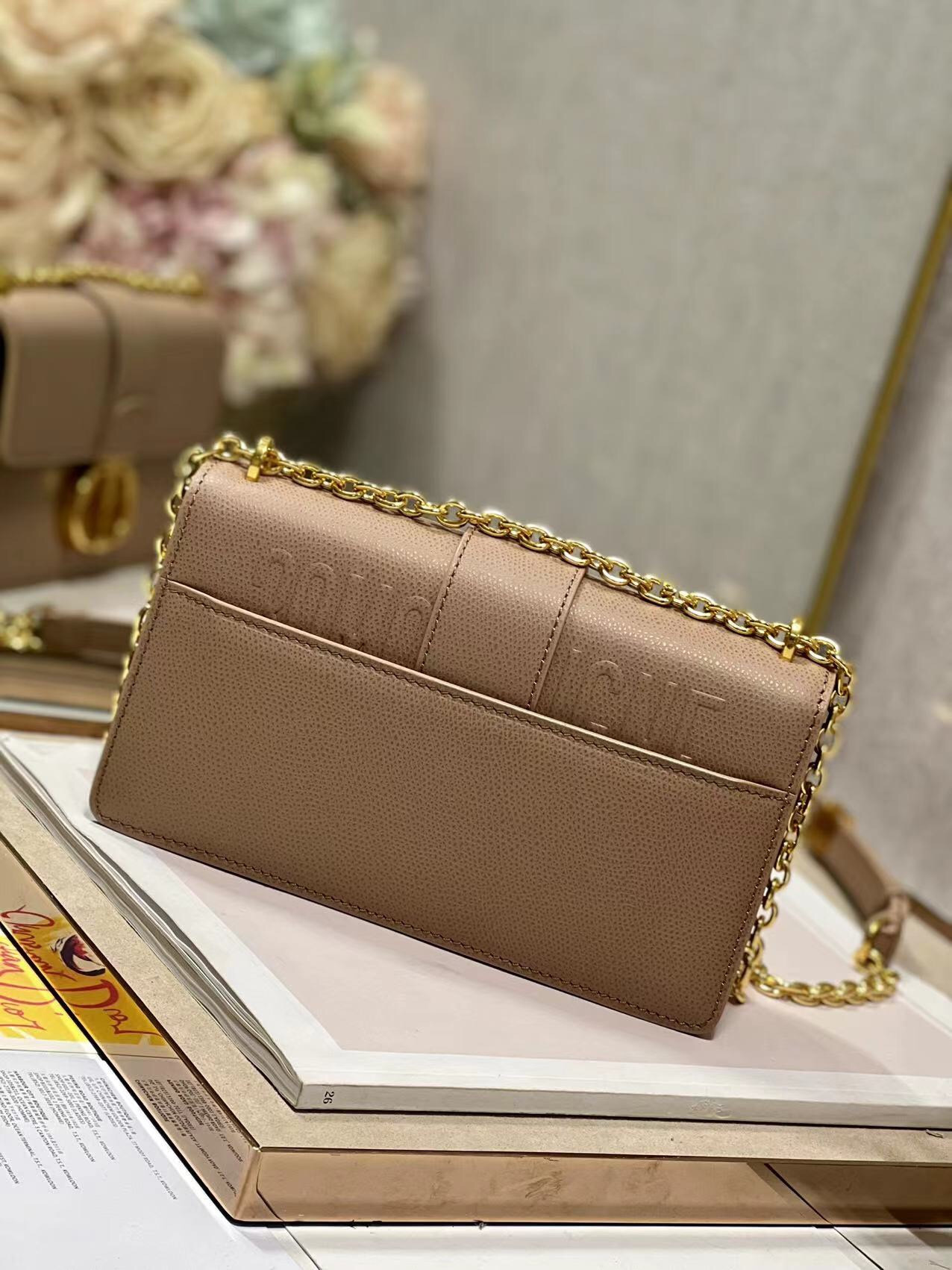 30 Montaigne East-west Bag With Chain