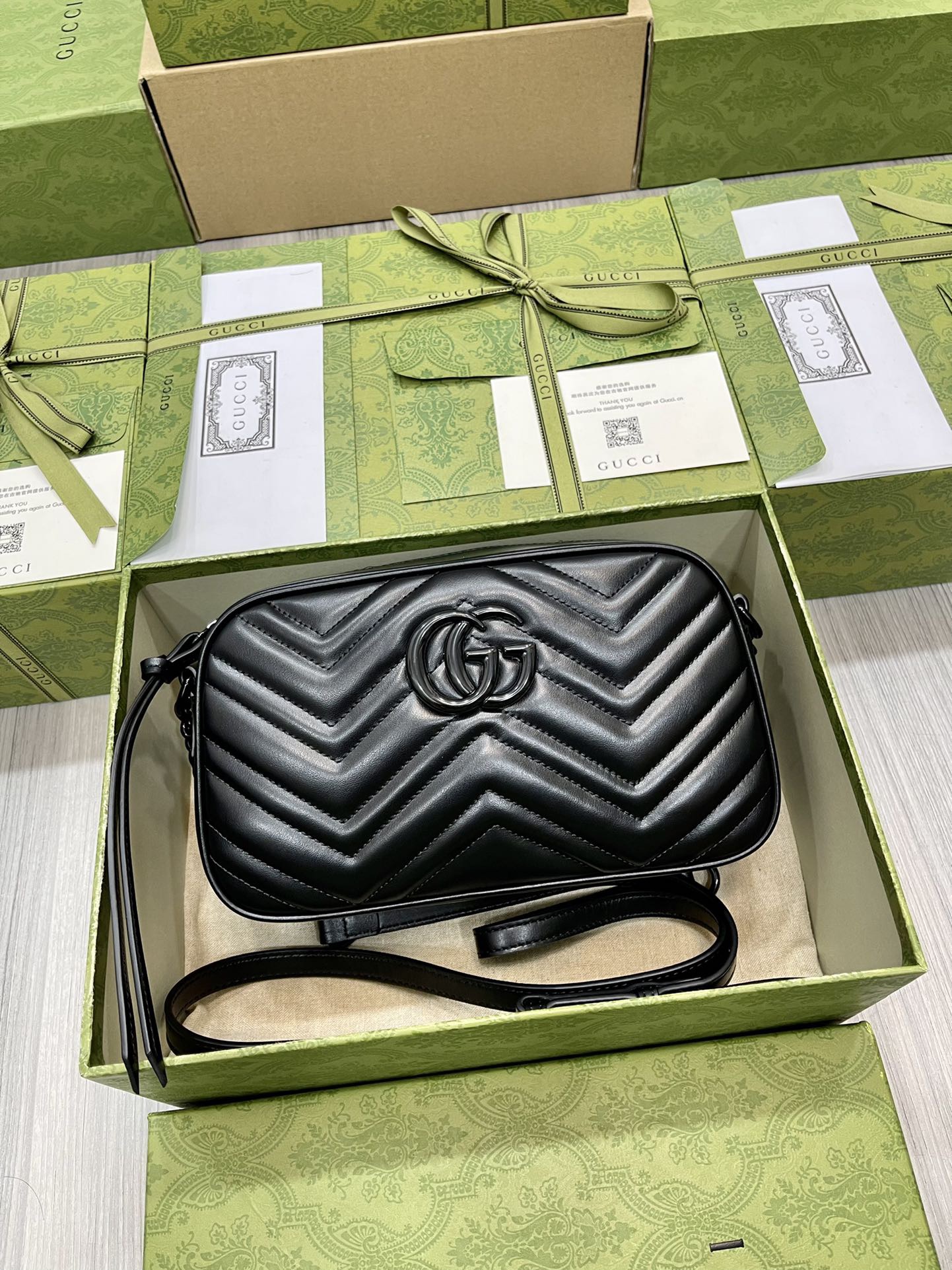 Gucci Marmont series model number: 447632 Size: 24*13*7cm