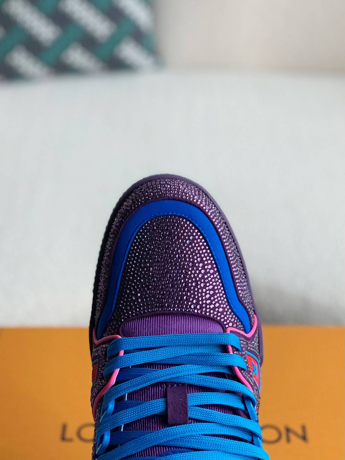 L*V TRAINER Sneakers