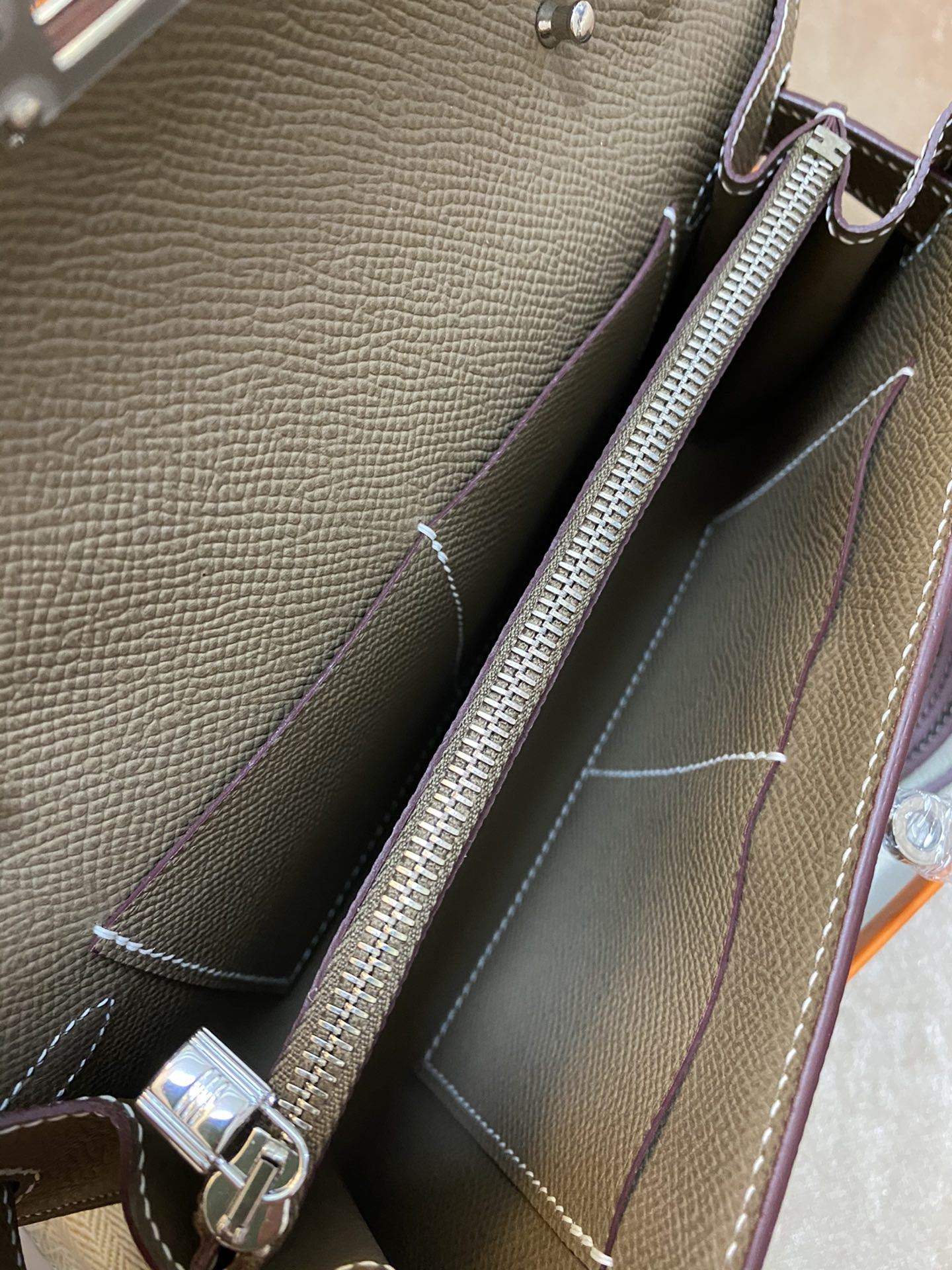 Kelly Classique To Go