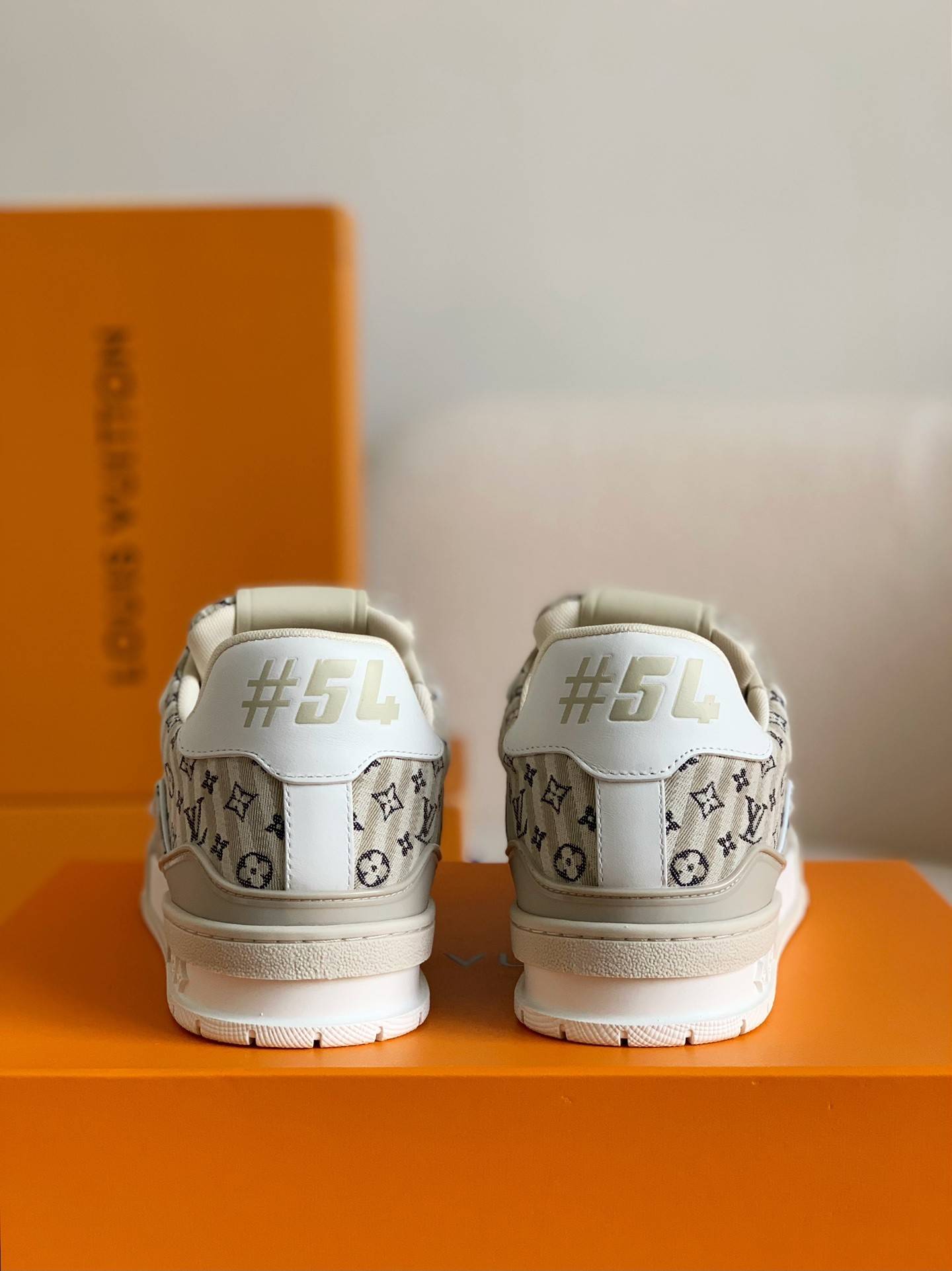 L*V TRAINER SNEAKERS