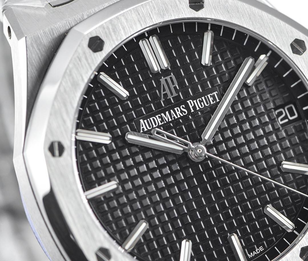 Audemars Piguet Royal Oak 15500 Series Men's Watch 41mm