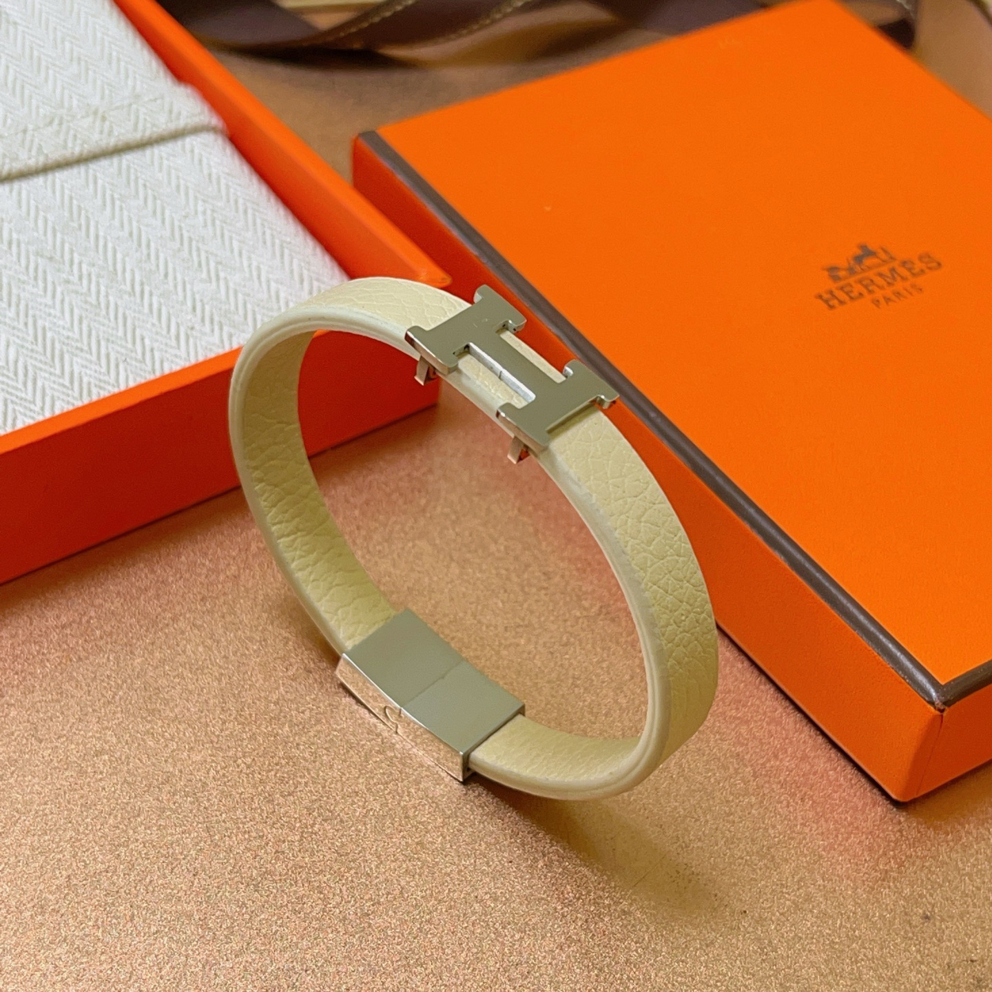 Hermès leather strap pure handmade leather material series 18k gold bracelet