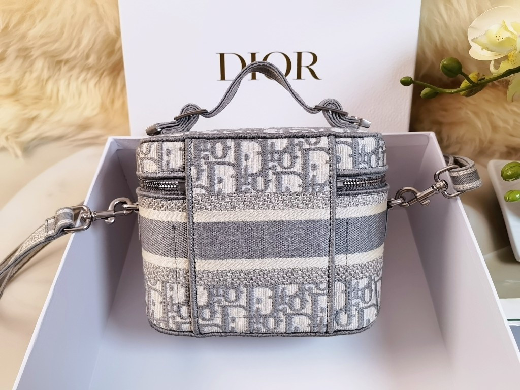 Dior travel Vanity