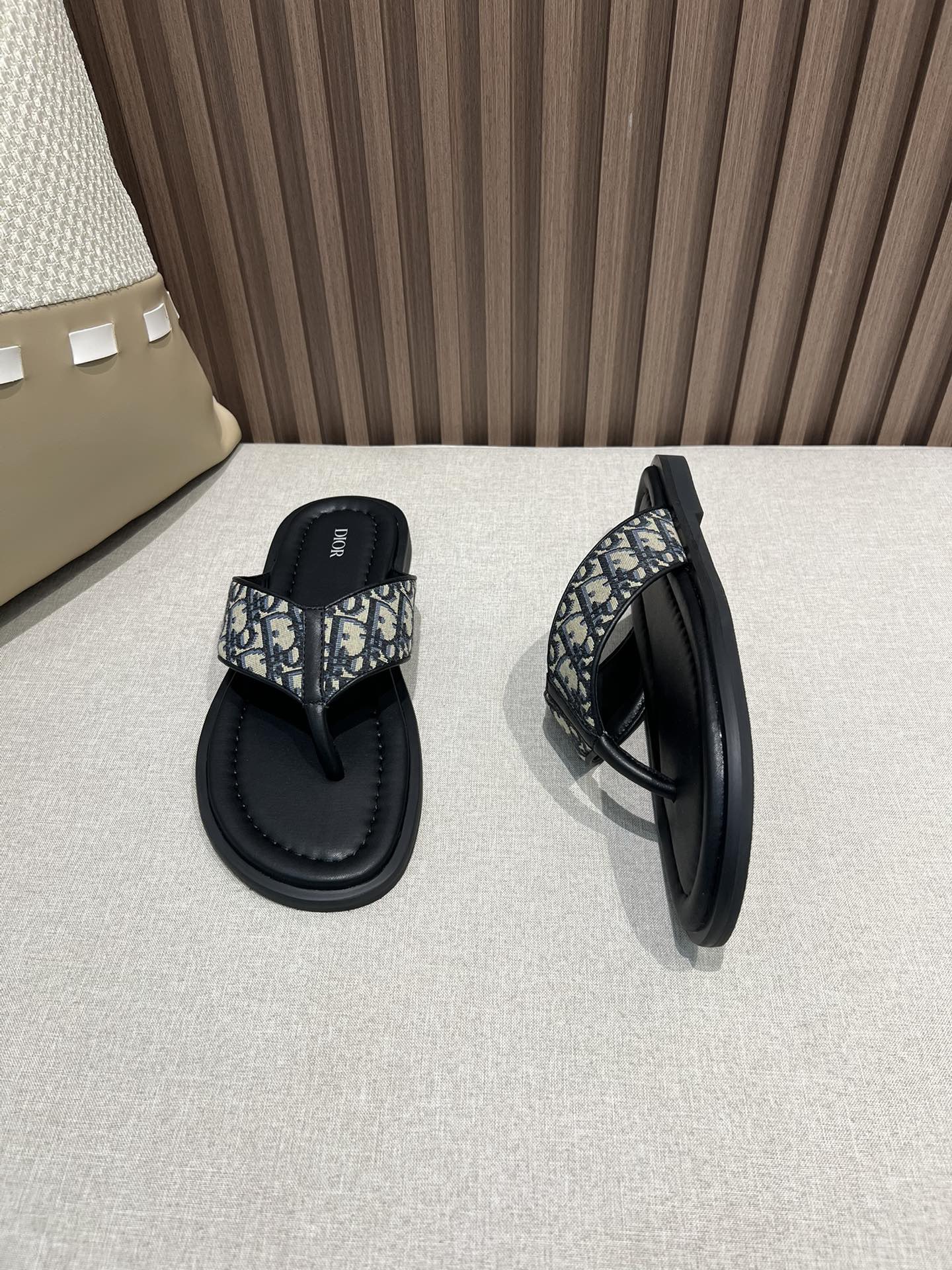 Dior slide