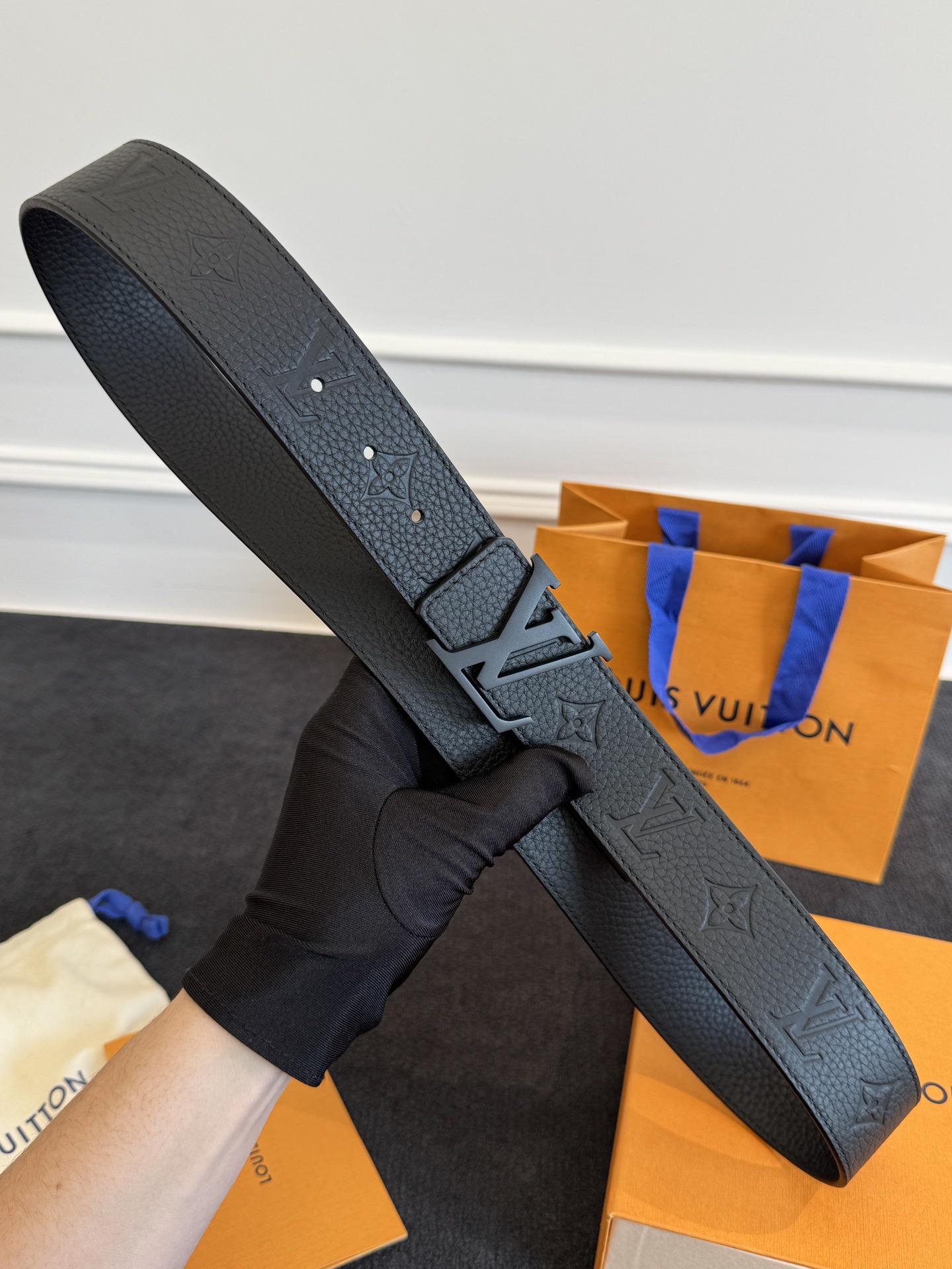 LV Belt P220