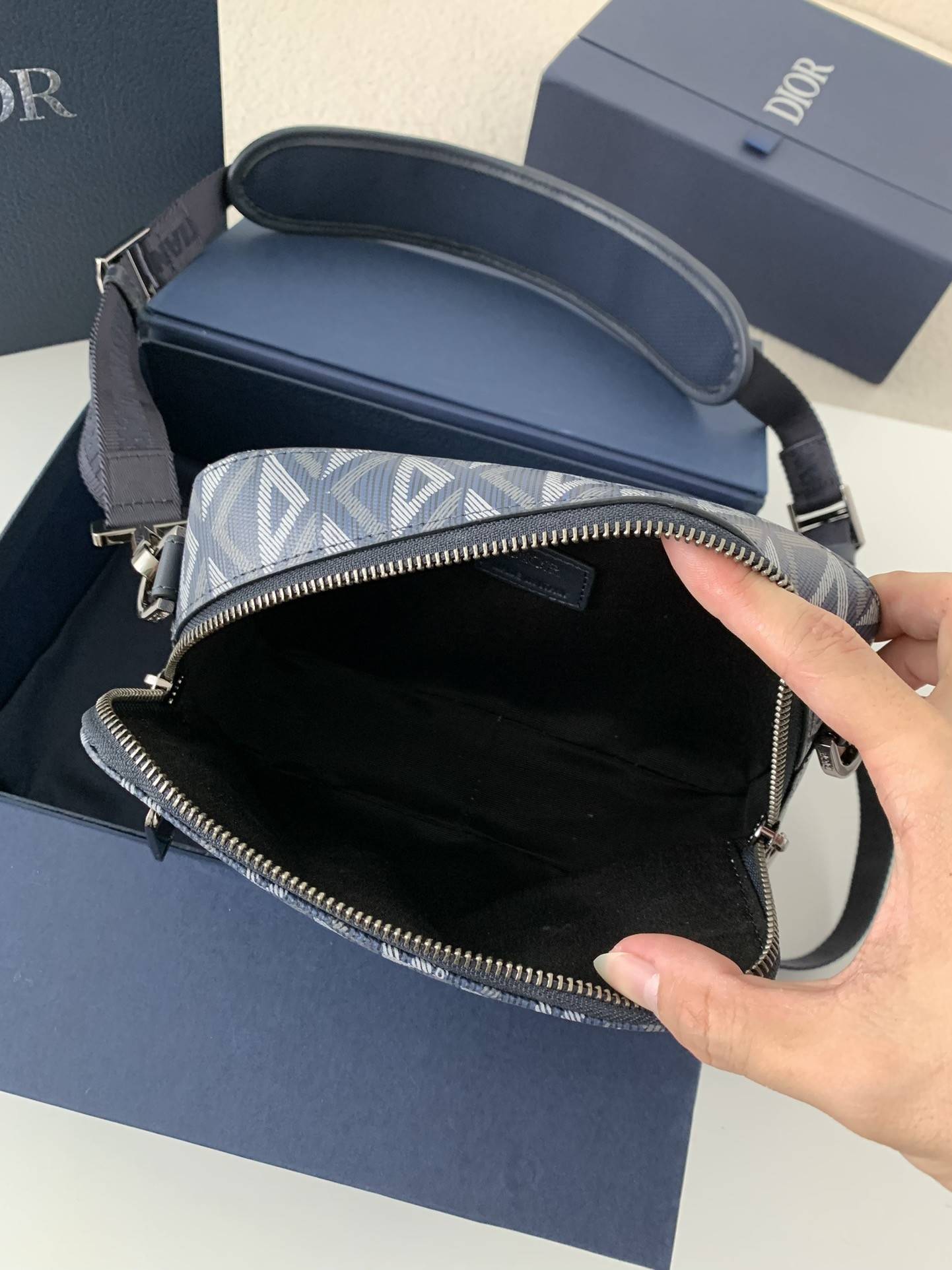 D*OR Men's SAFARI Messenger Bag, Top Quality Size: 22 * 15 * 6cm