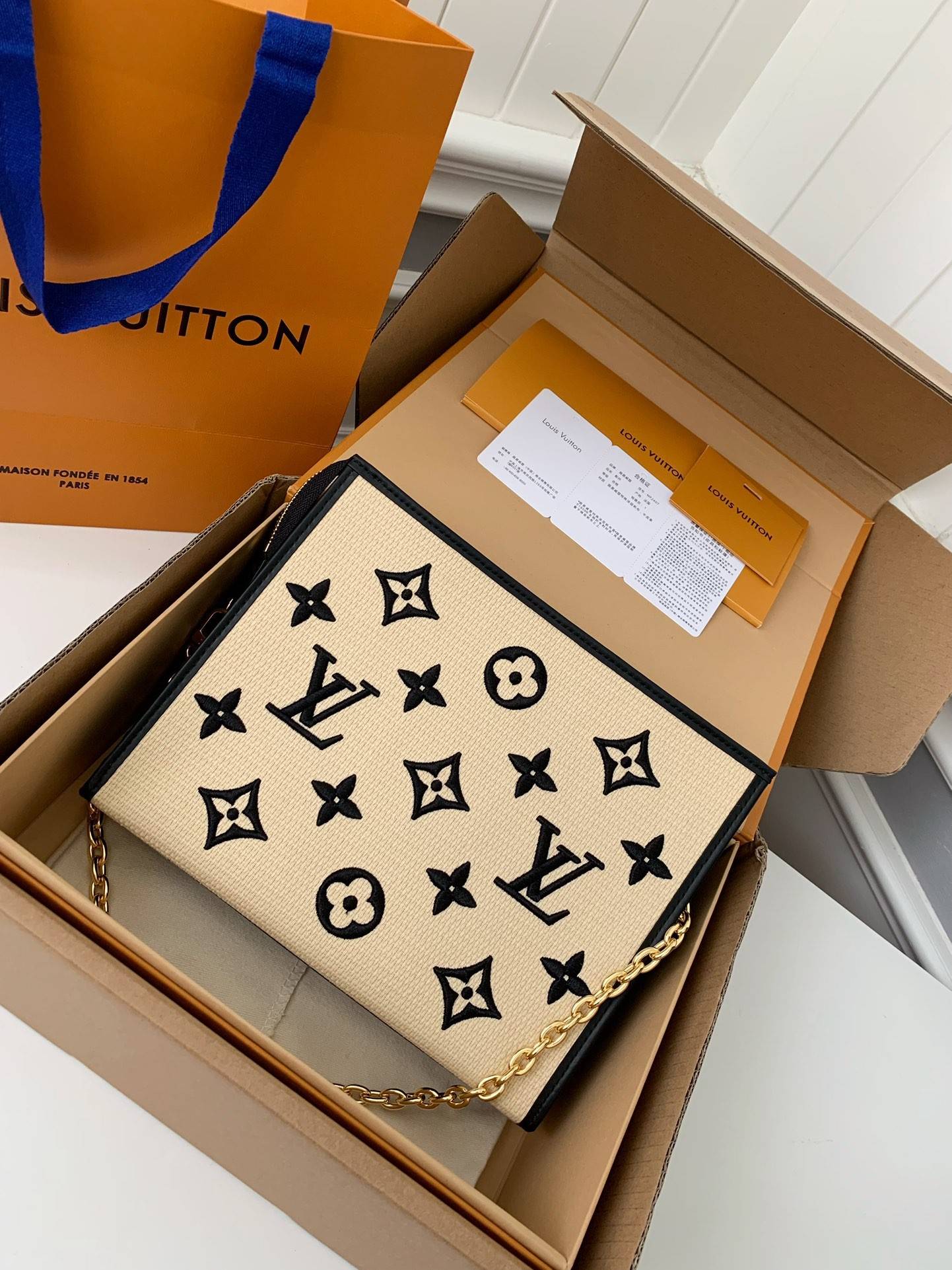 L*V's New Lafite Cotton Embroidered Toiletry Pouch Chain Bag M82521 Size: 25 * 20 * 5.5cm