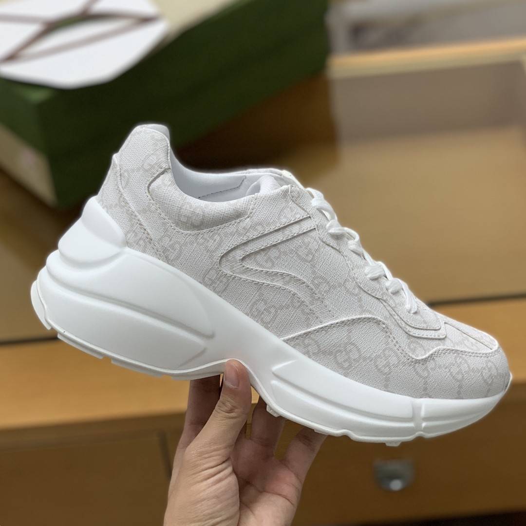 GU*IRetro Clunky Sneaker