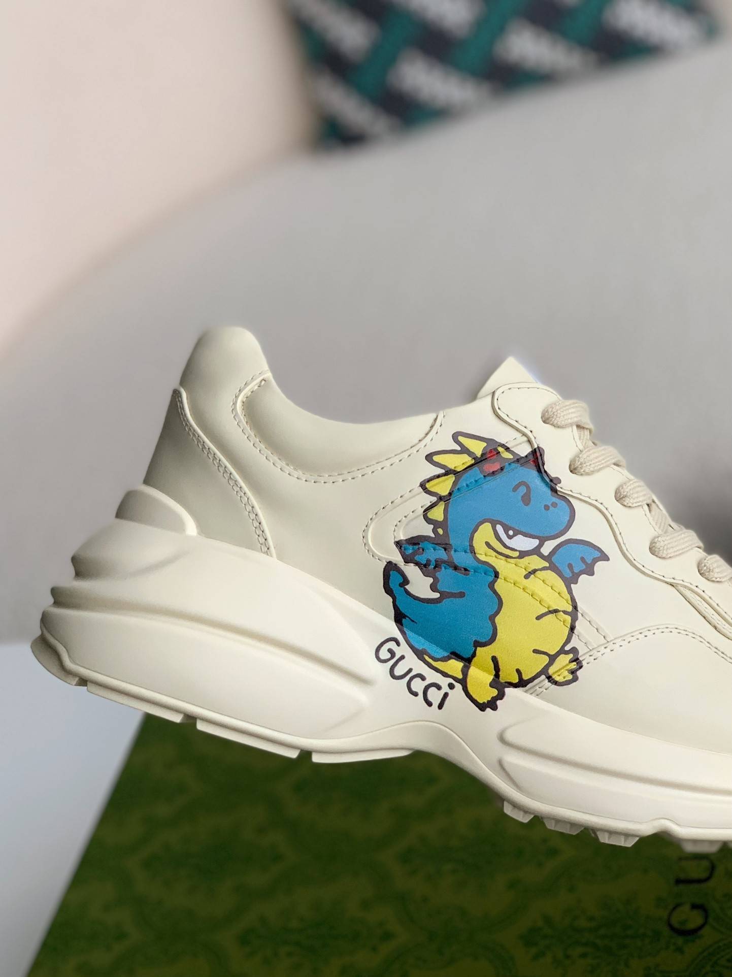 GU*IRetro Clunky Sneaker