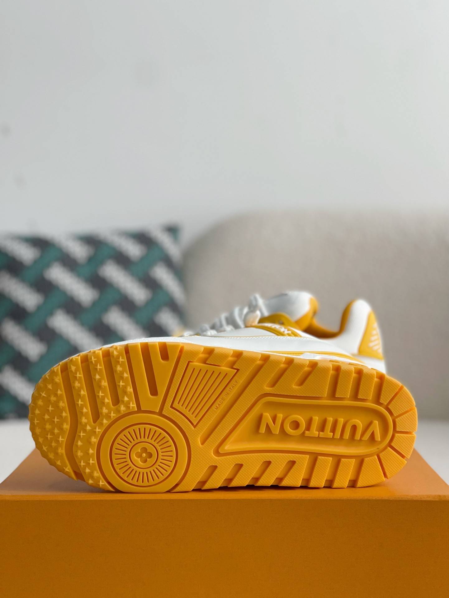 L*V TRAINER MAXI  SNEAKERS