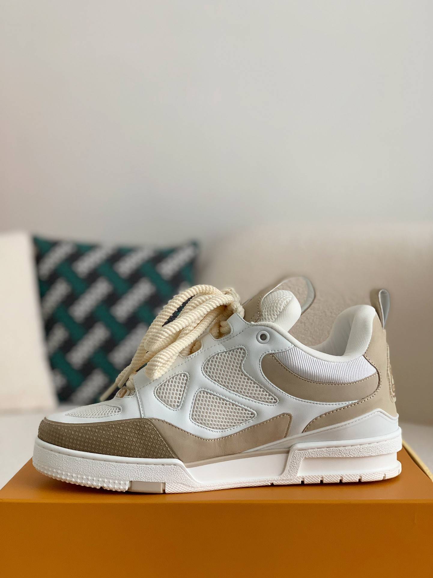 L*V  RUNNER TATIC  Sneakers