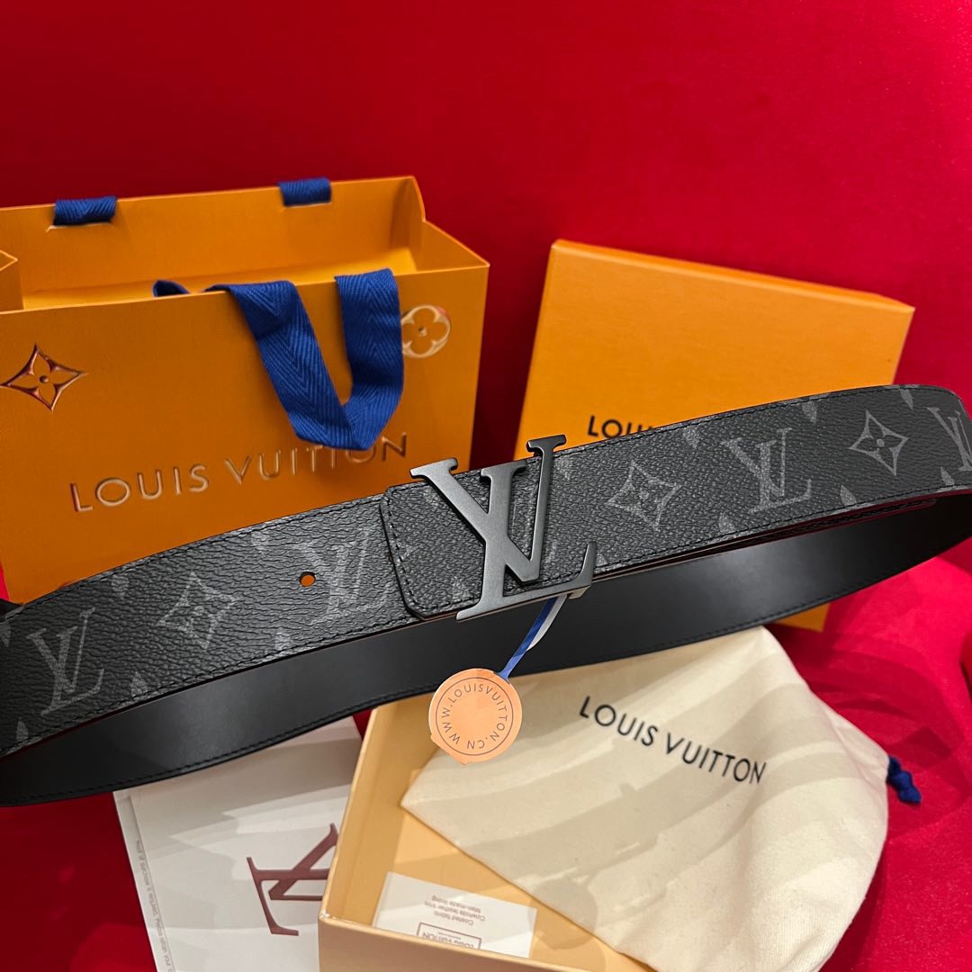 Louis Vuitton LV men's belt  INITIALES  M9043T