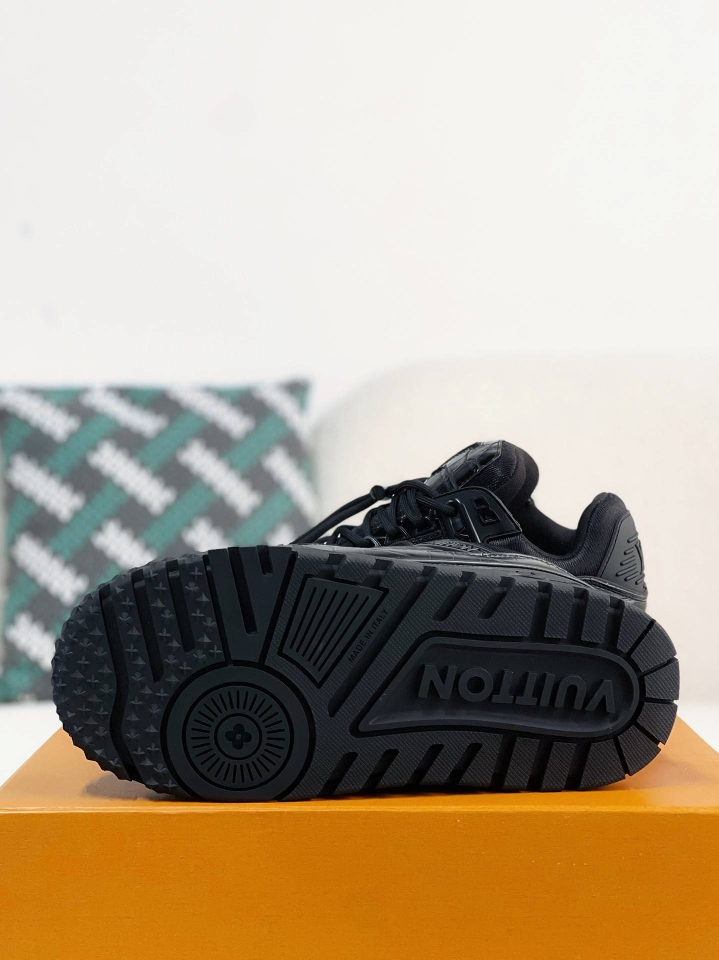 L*V TRAINER MAXI  SNEAKERS