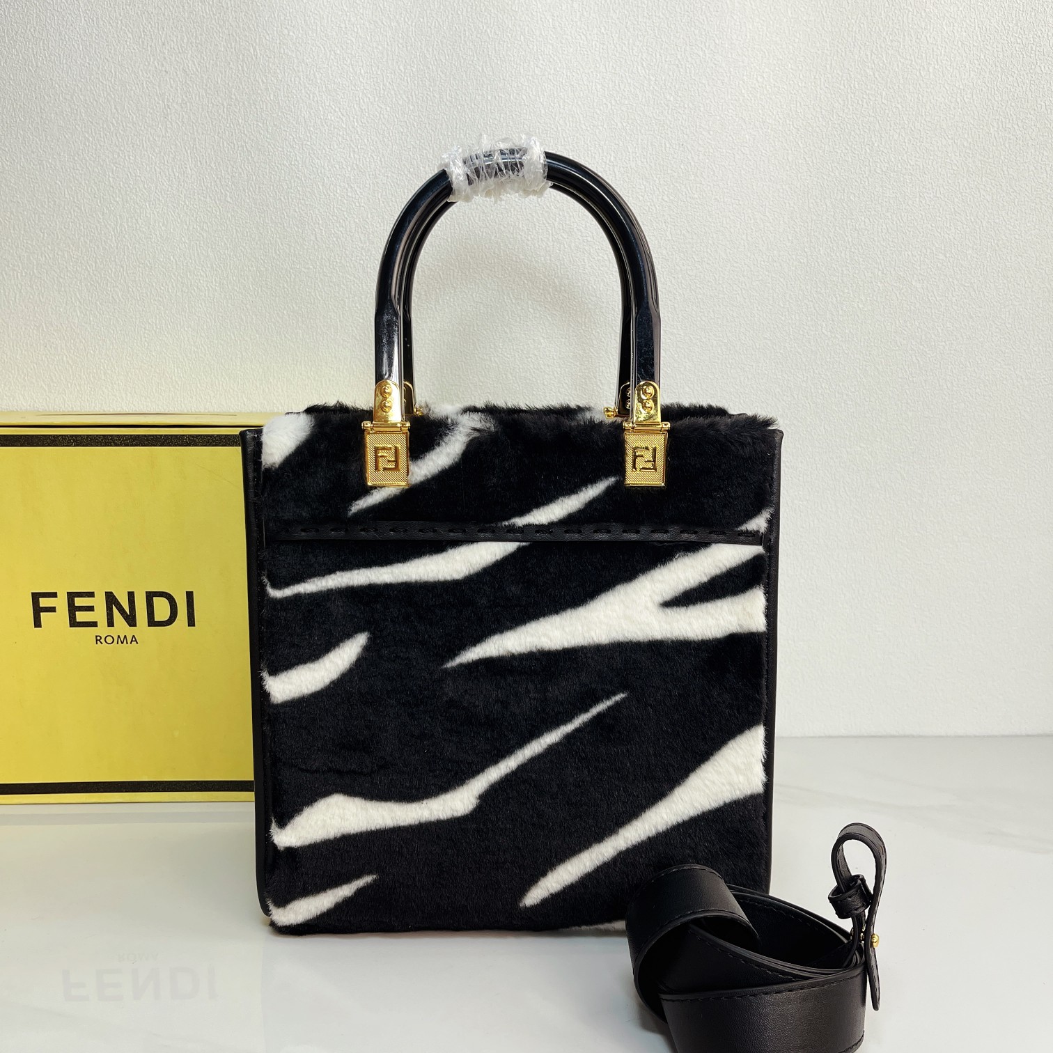 Fendi Tote Bag Sunshine Tote Bag Model: 8836 Black and White Pattern Size 23ⅹ22cm