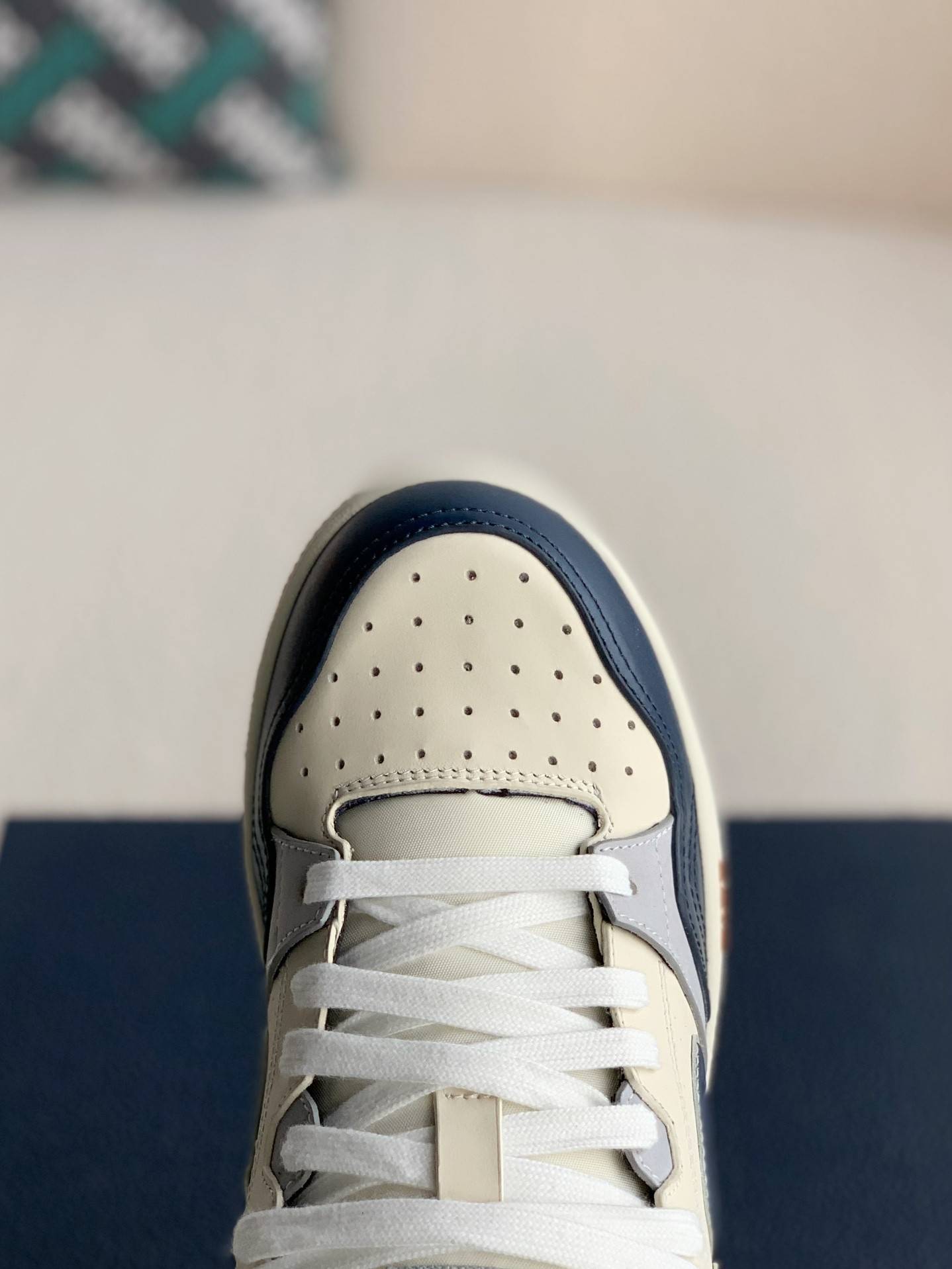 D*OR B57 New Sneaker