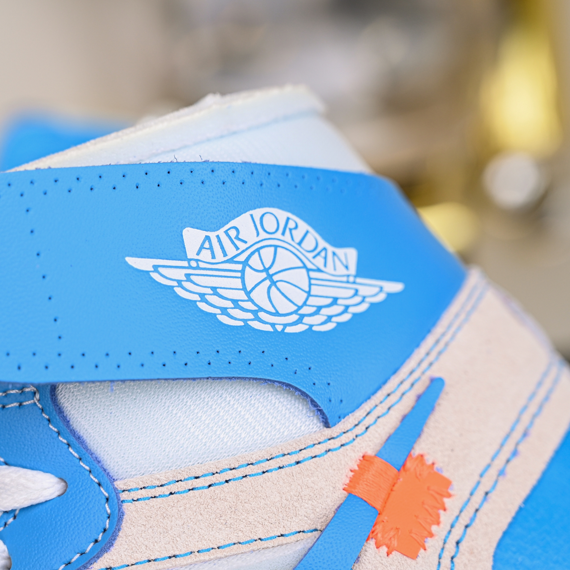 OFF-WHITE X AIR JORDAN 1 RETRO HIGH OG 'UNC'