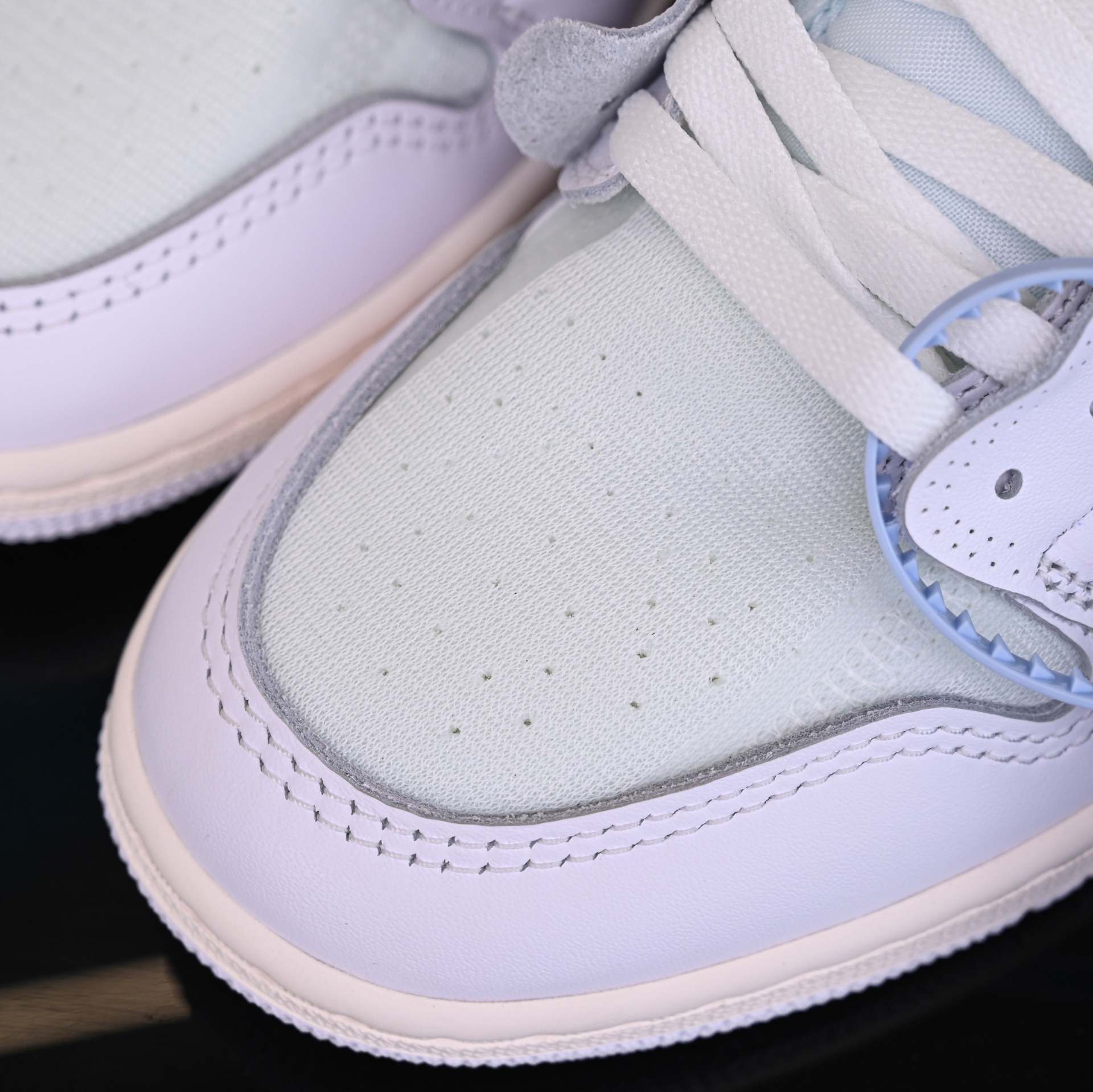 OFF-WHITE X AIR JORDAN 1 RETRO HIGH OG 'WHITE' 2018