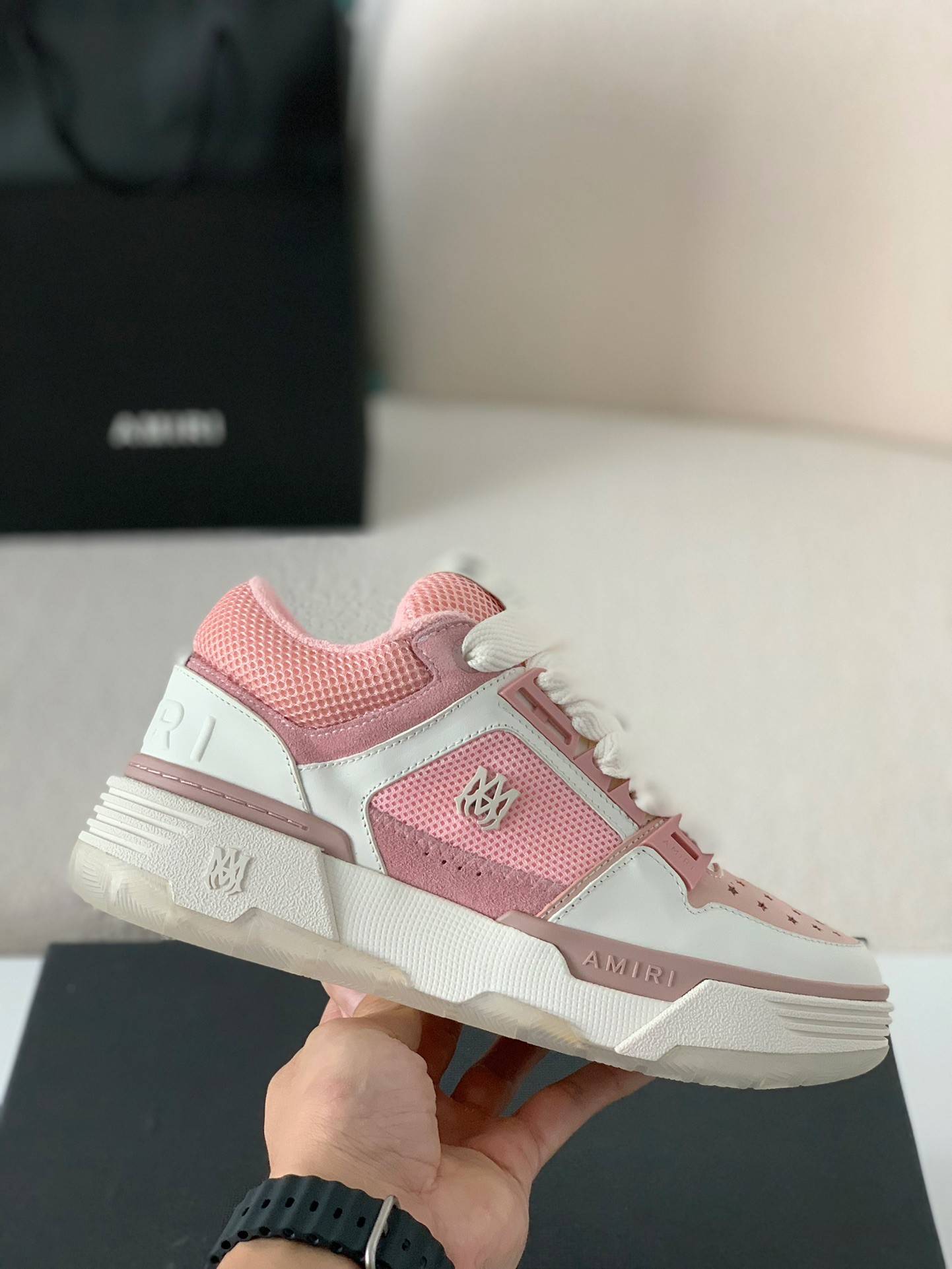 A*RI Sneakers