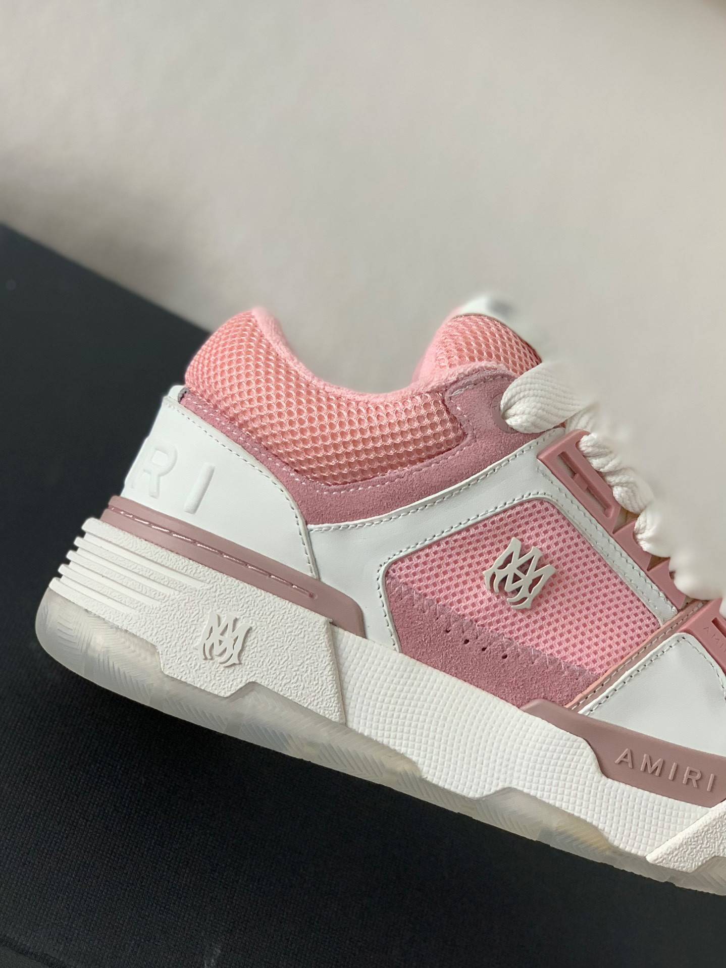 A*RI Sneakers
