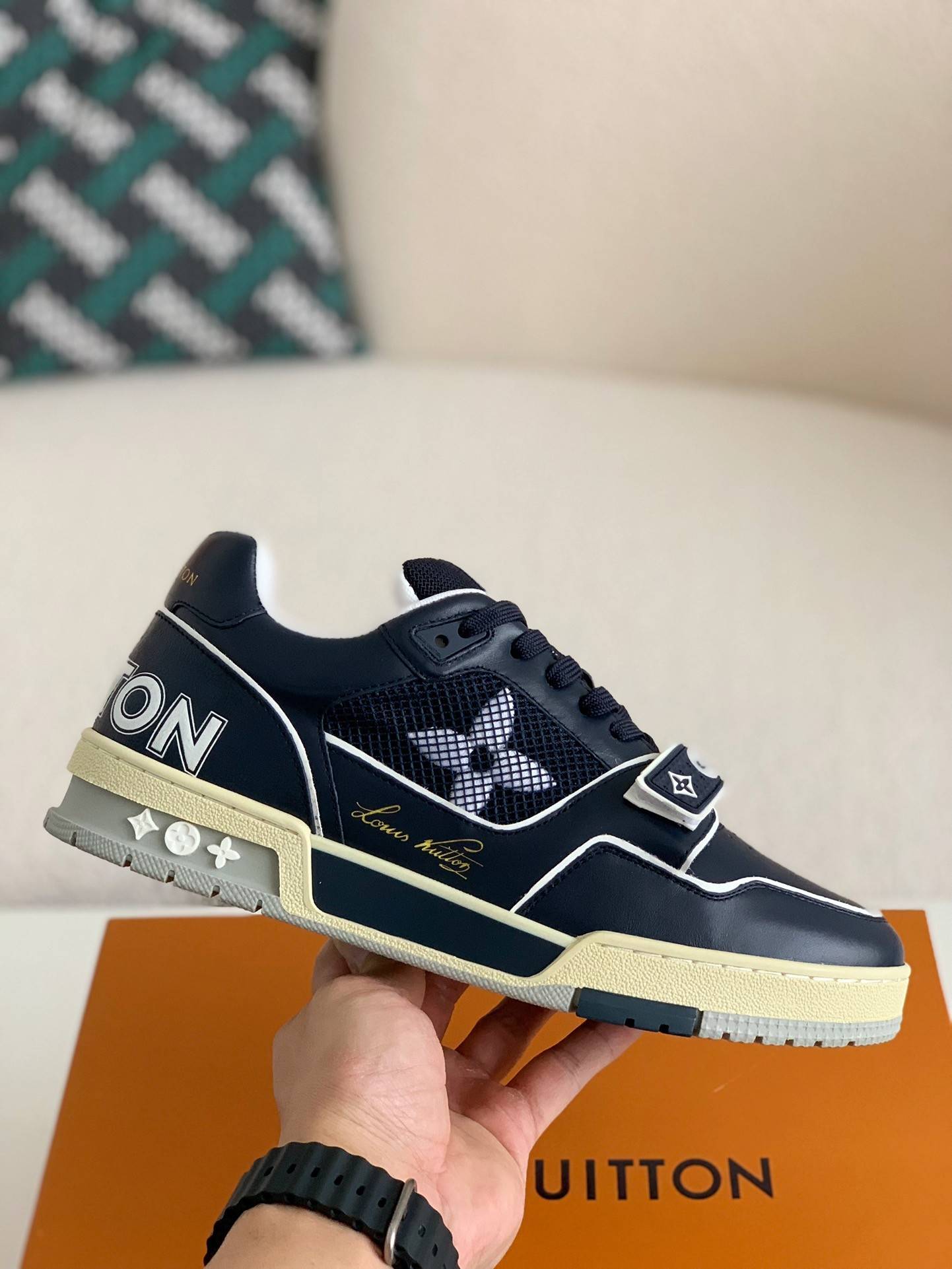 L*V TRAINER 1A98UX Sneakers Fall/Winter